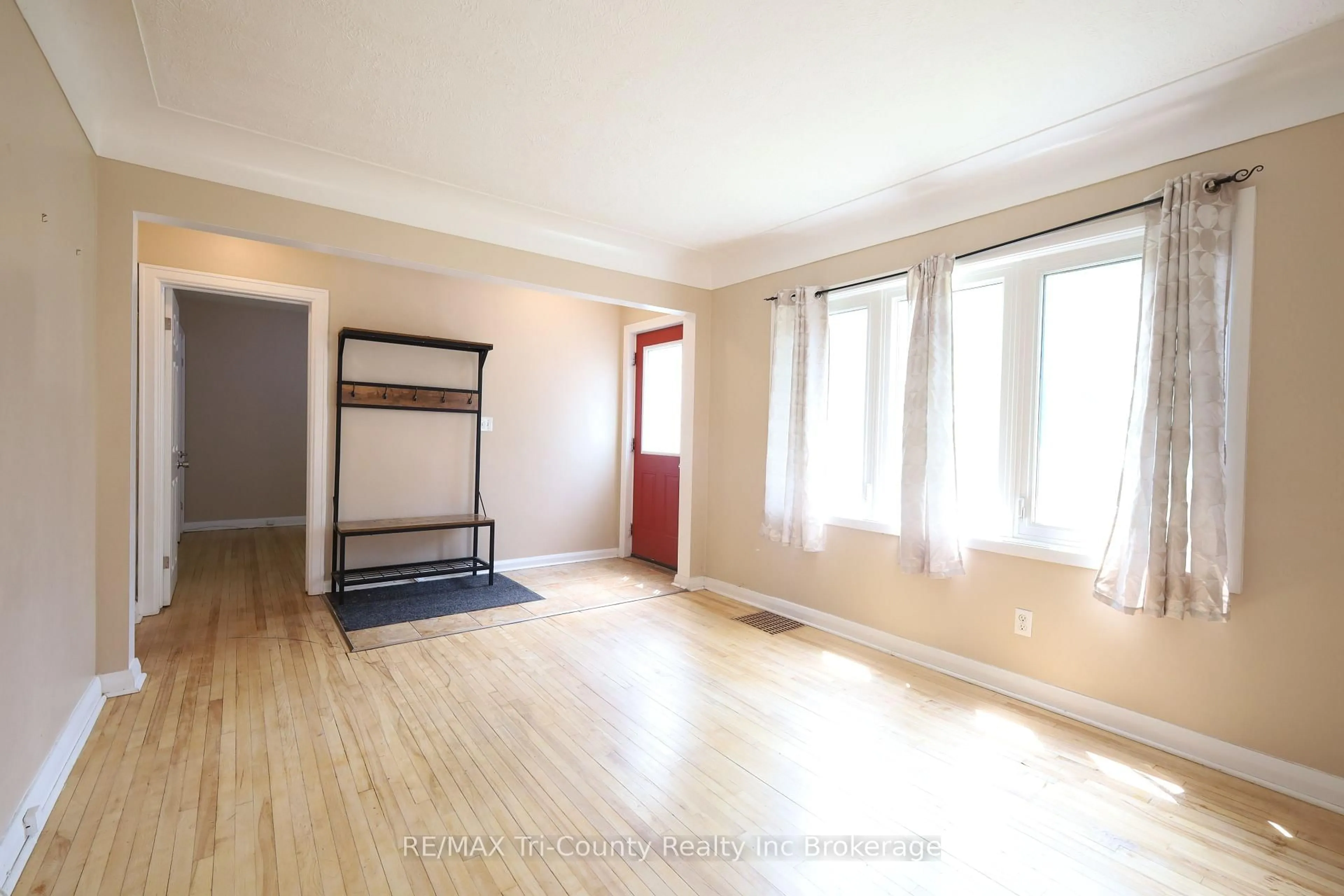 A pic of a room for 164 Fellner Ave, London East Ontario N5W 4H1