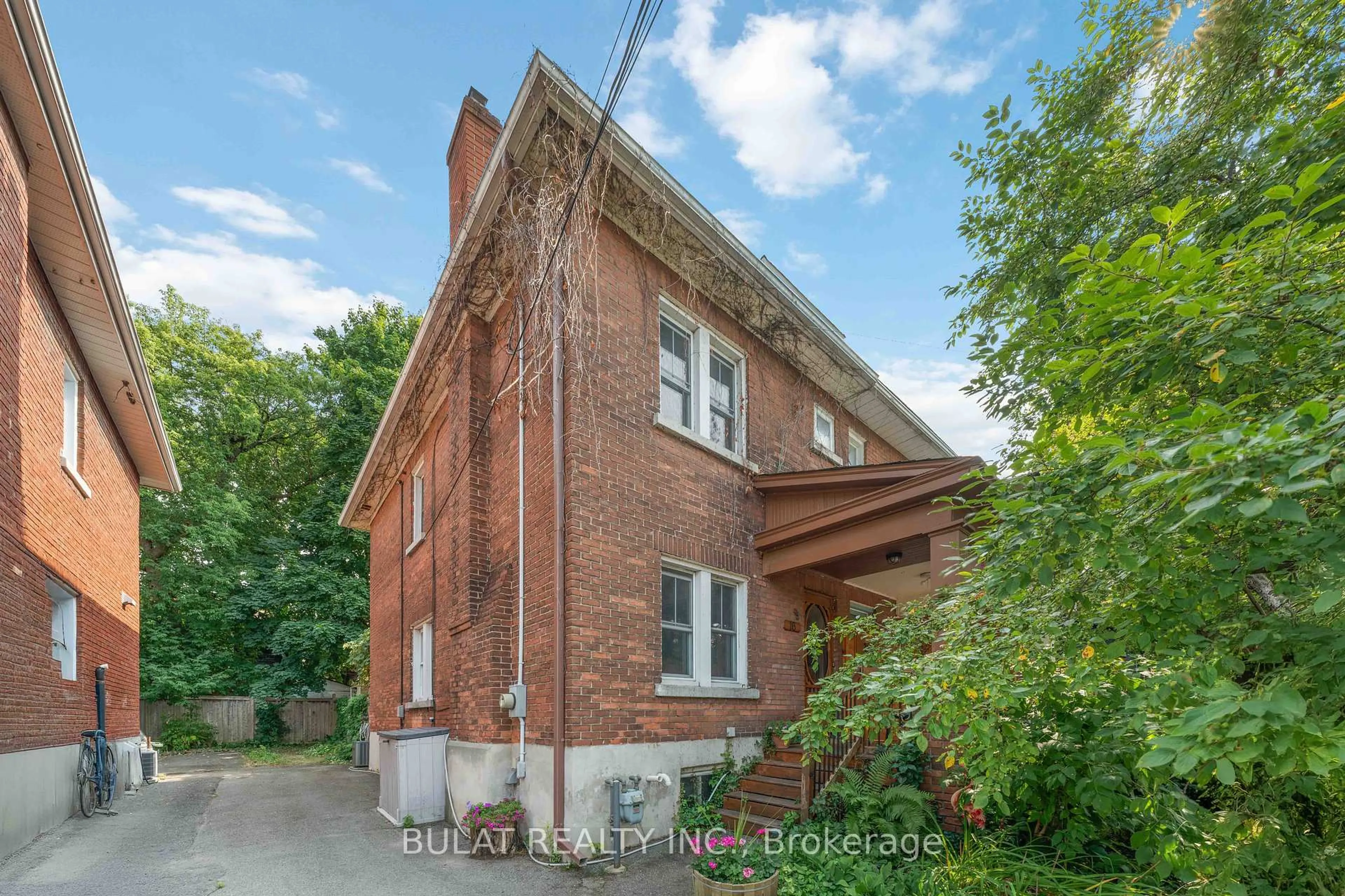Home with brick exterior material, building for 16 Foster St, Ottawa Ontario K1Y 3J4