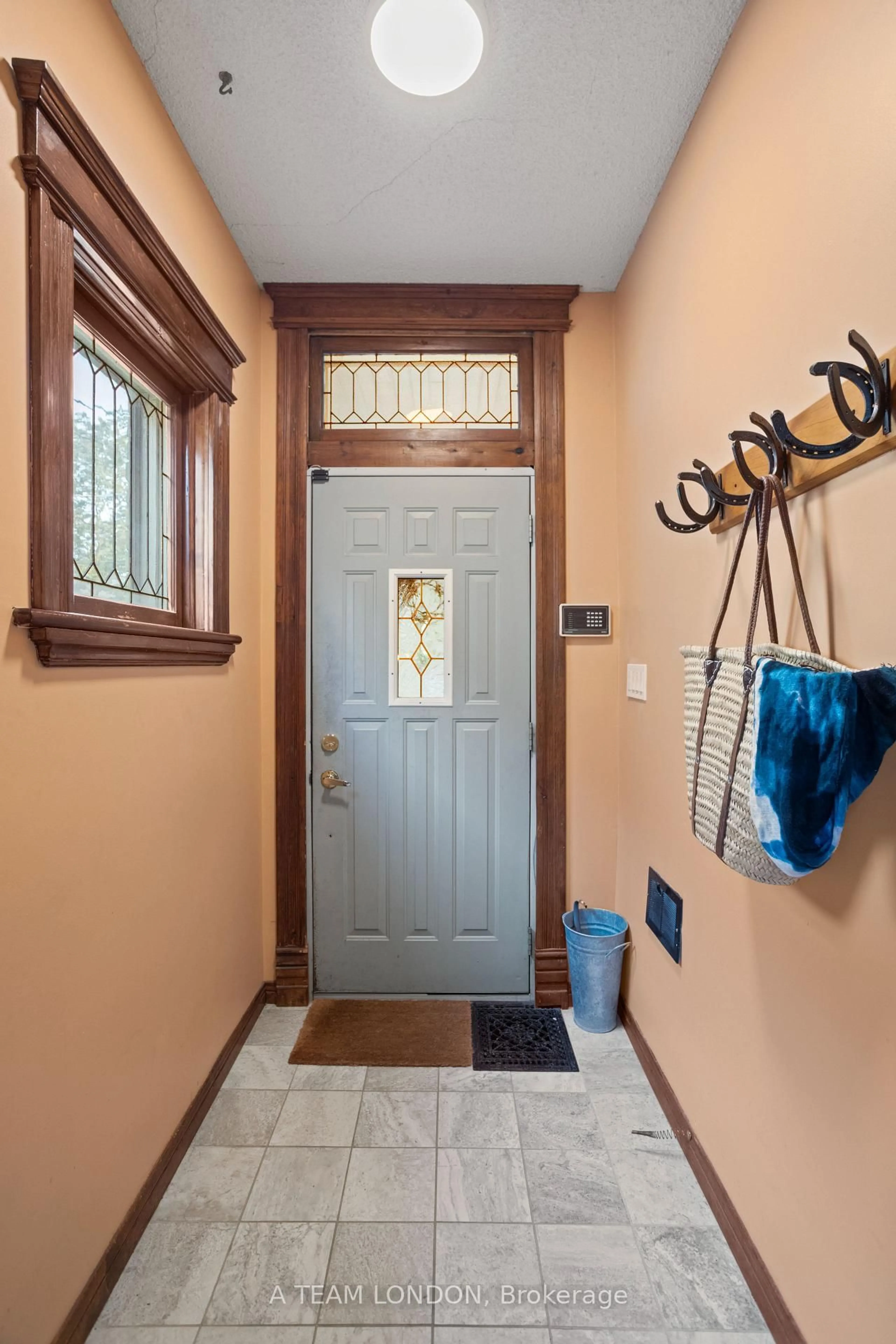 Indoor entryway for 793 Lorne Ave, London East Ontario N5W 3K9