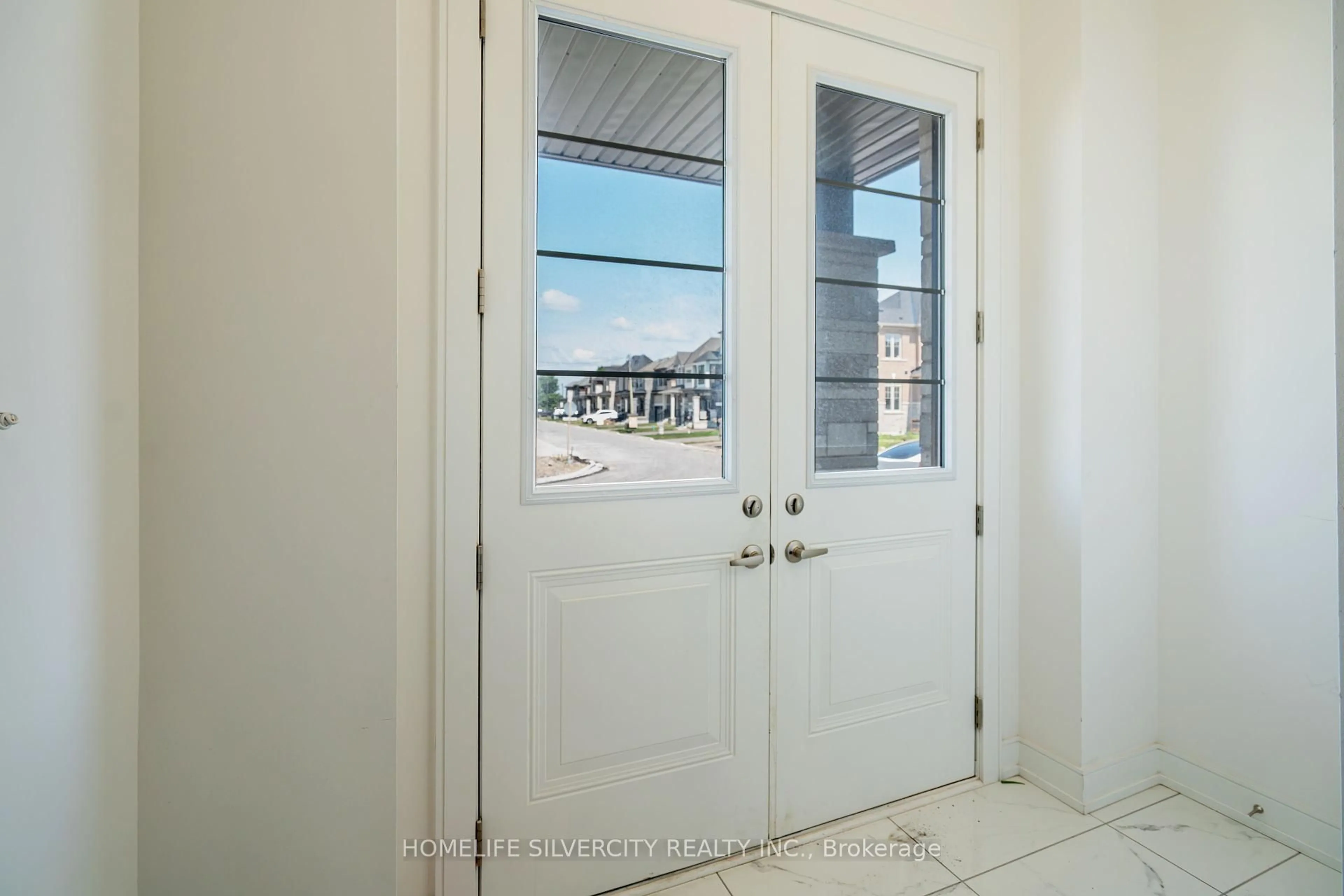 Indoor entryway for 30 Orr Ave, Erin Ontario N0B 1T0