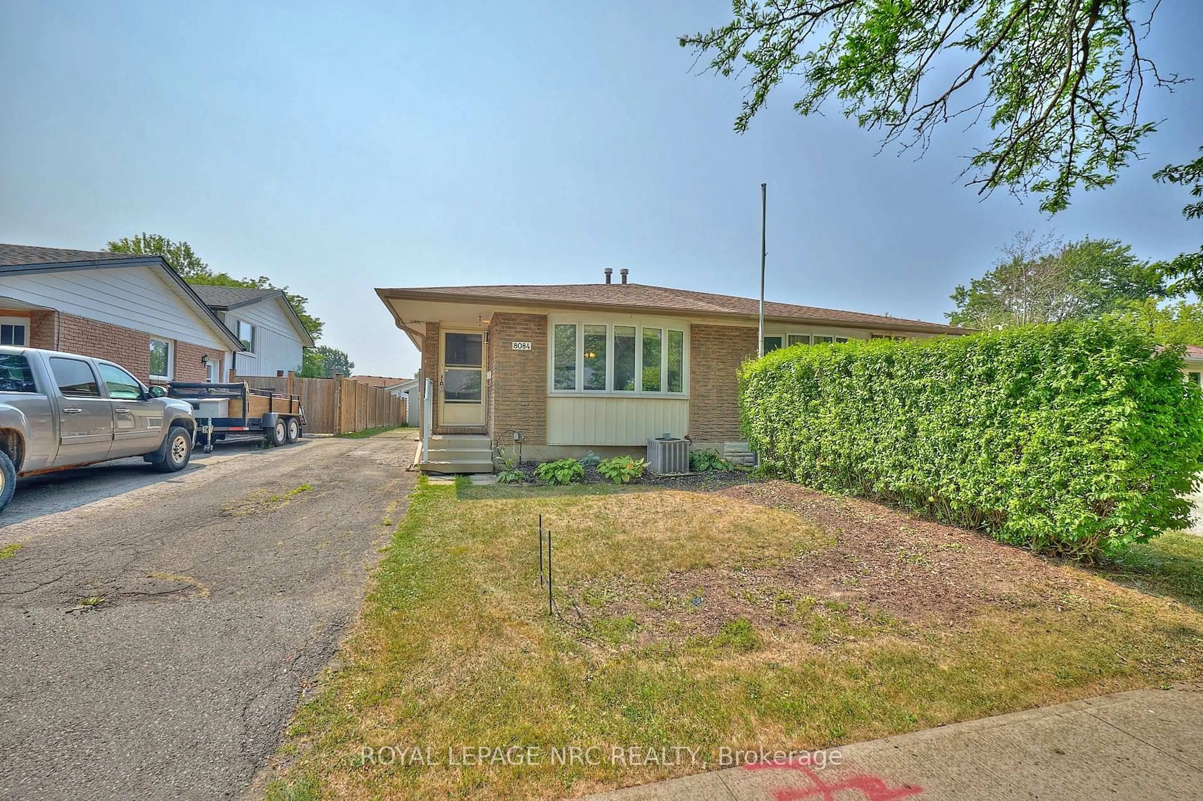 Unknown for 8084 Aintree Dr, Niagara Falls Ontario L2H 1V7