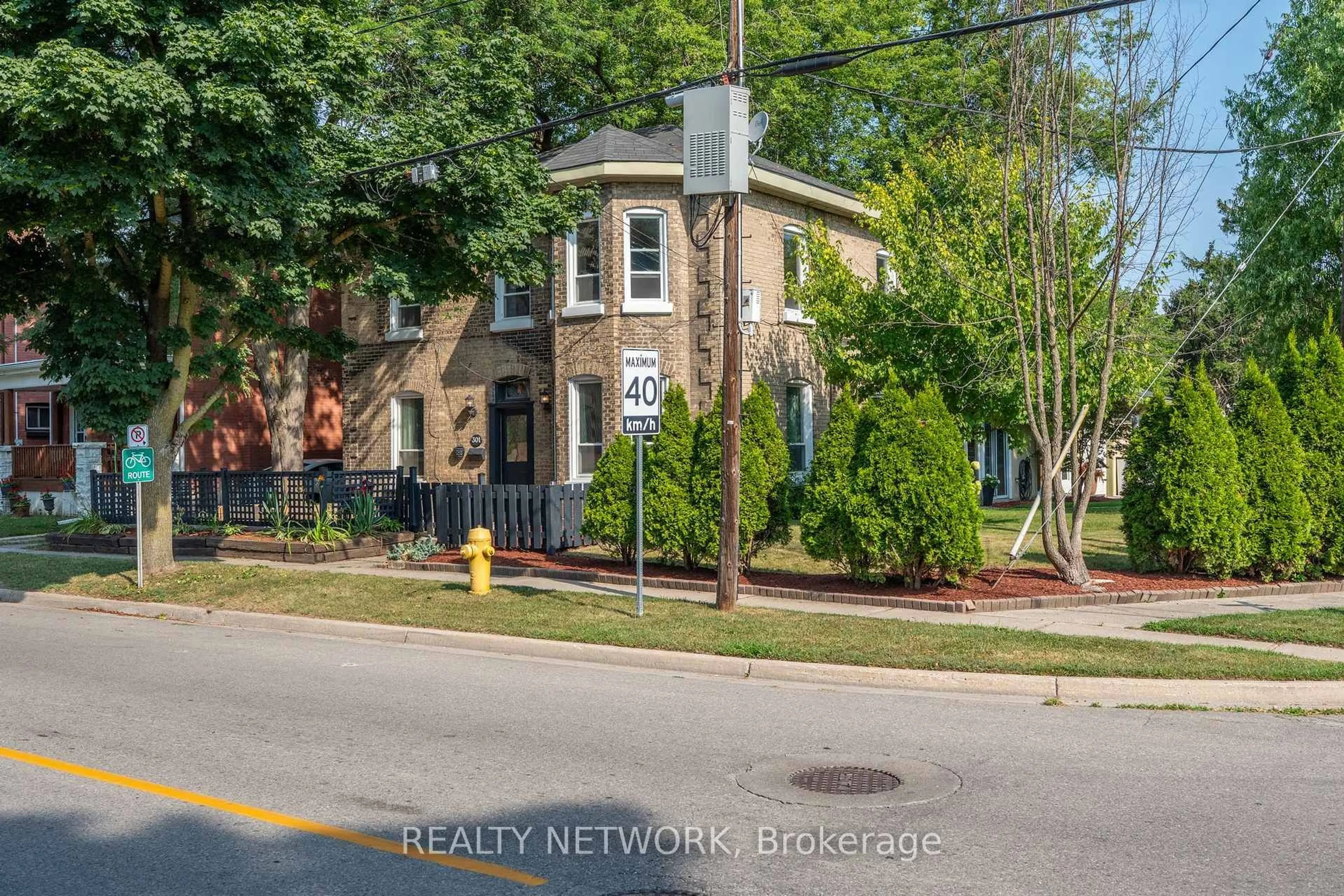 Unknown for 301 Grand River Ave, Brantford Ontario N3T 4Y6