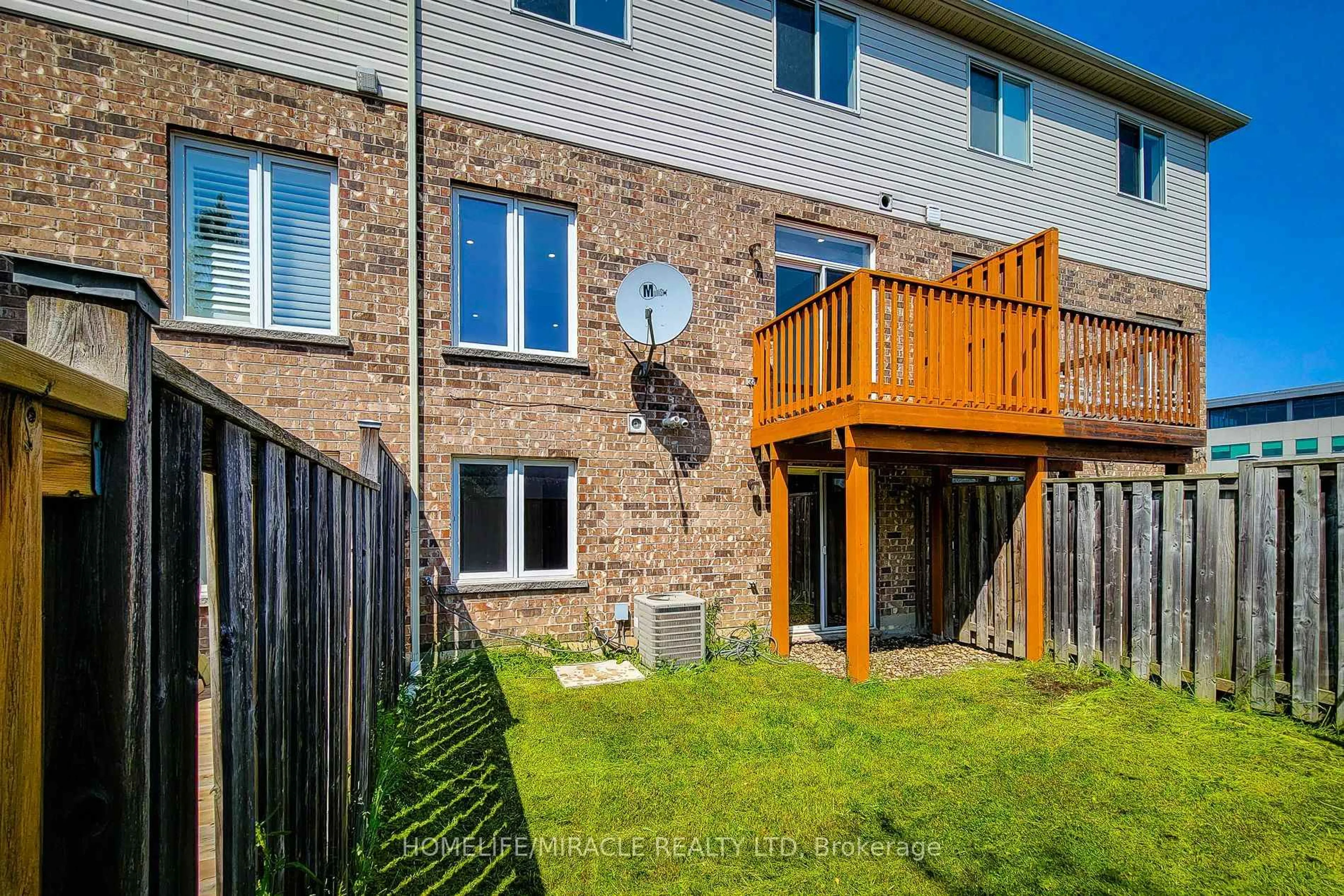 A pic from outside/outdoor area/front of a property/back of a property/a pic from drone, unknown for 77 Highgate Dr, Hamilton Ontario L8J 0C2