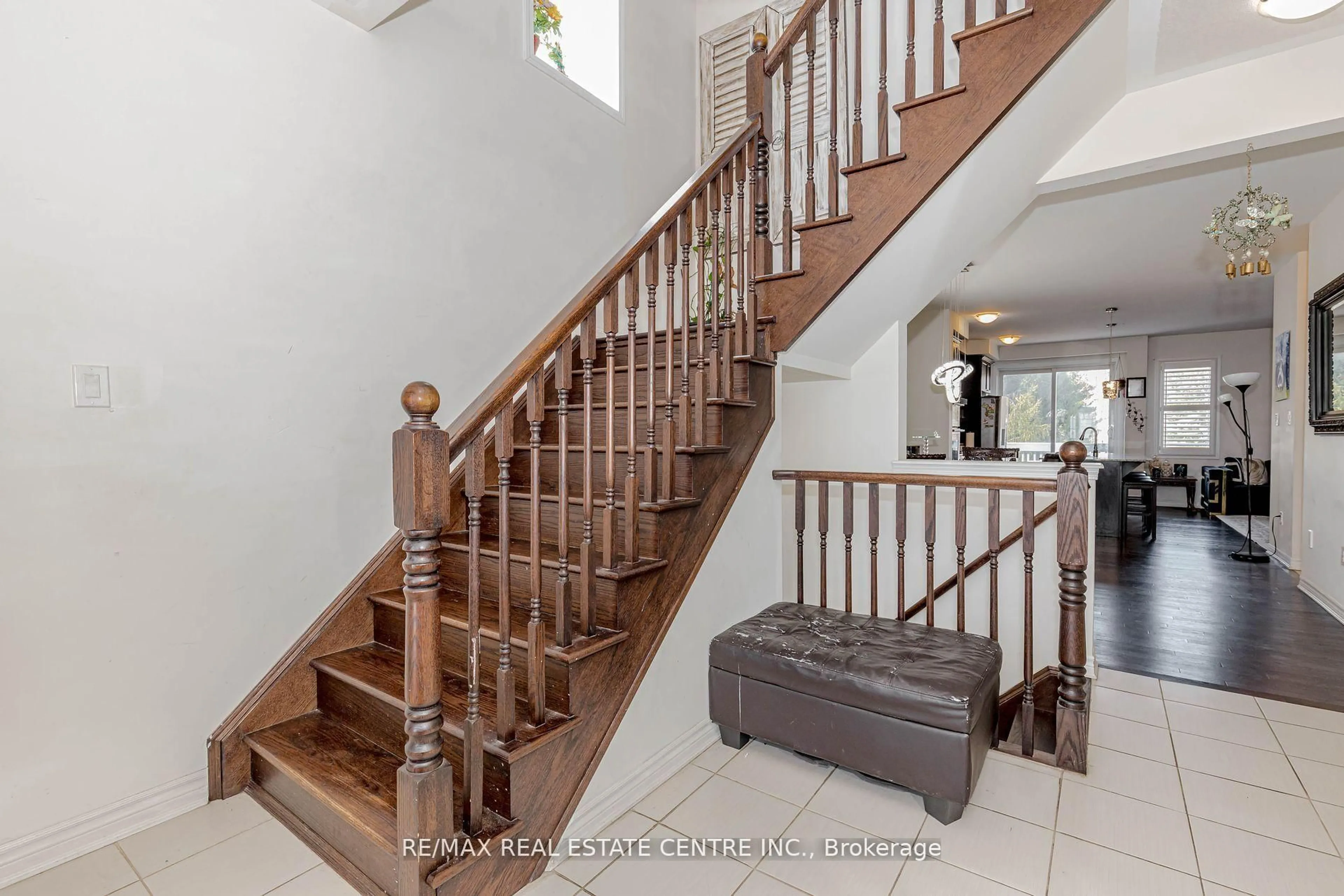 Stairs for 340 Shady Glen Cres, Kitchener Ontario N2R 0J8
