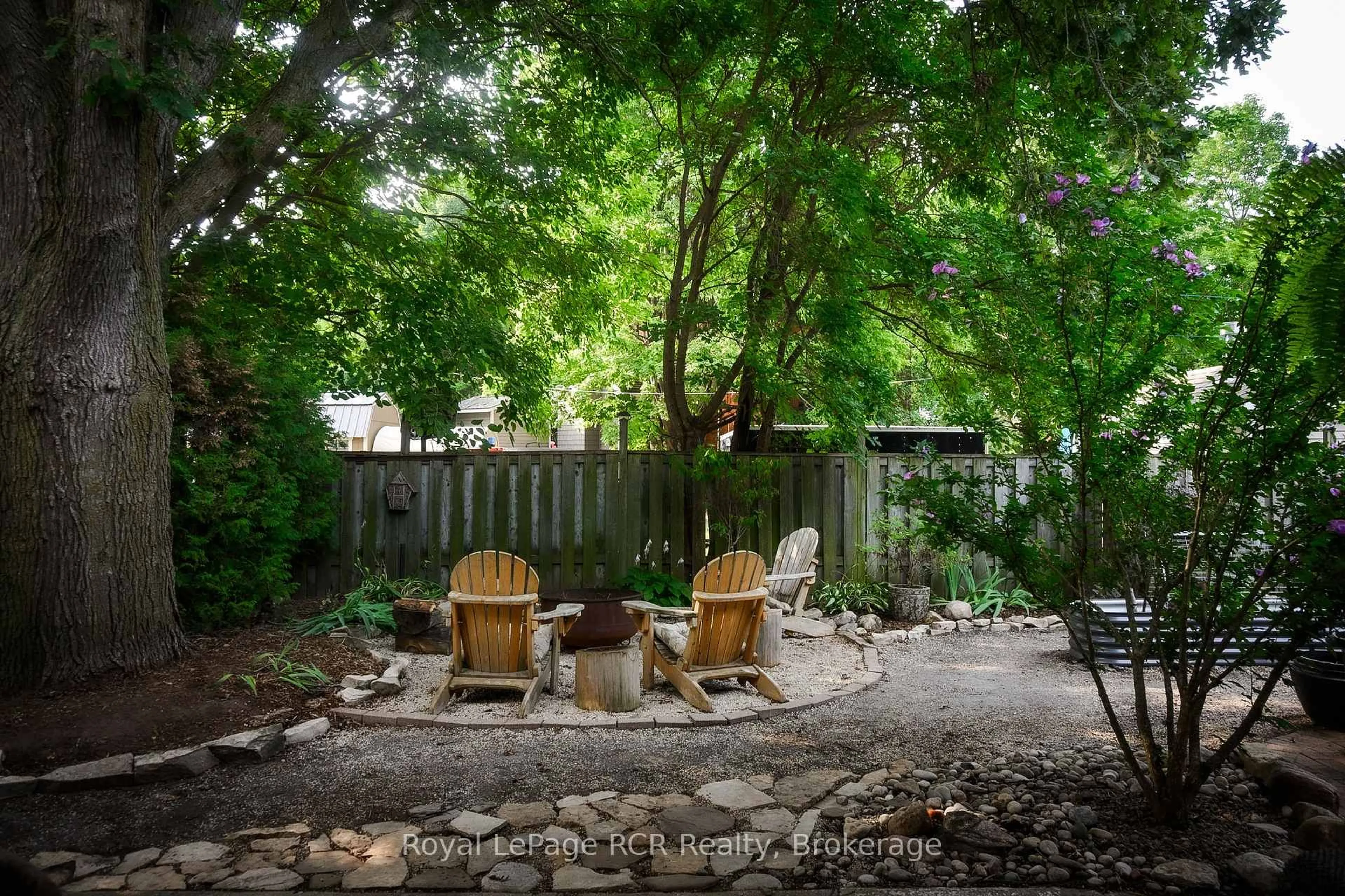 Patio, street for 25 Margaret St, Meaford Ontario N4L 1P8
