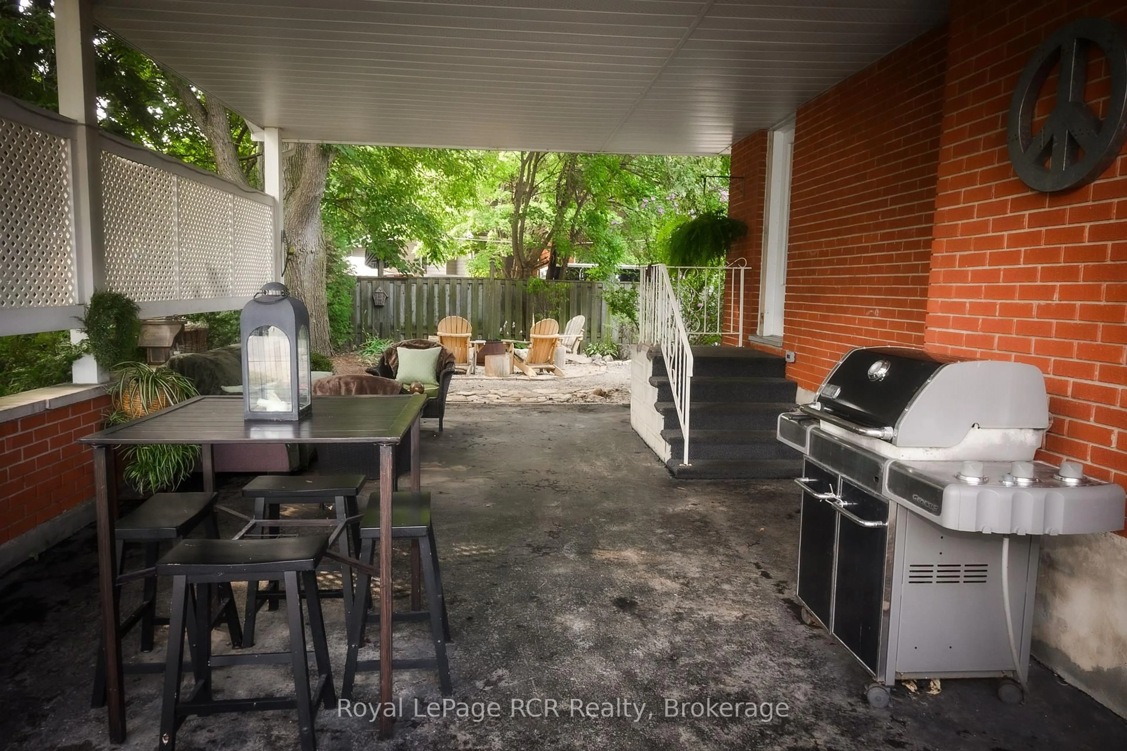 Patio, street for 25 Margaret St, Meaford Ontario N4L 1P8
