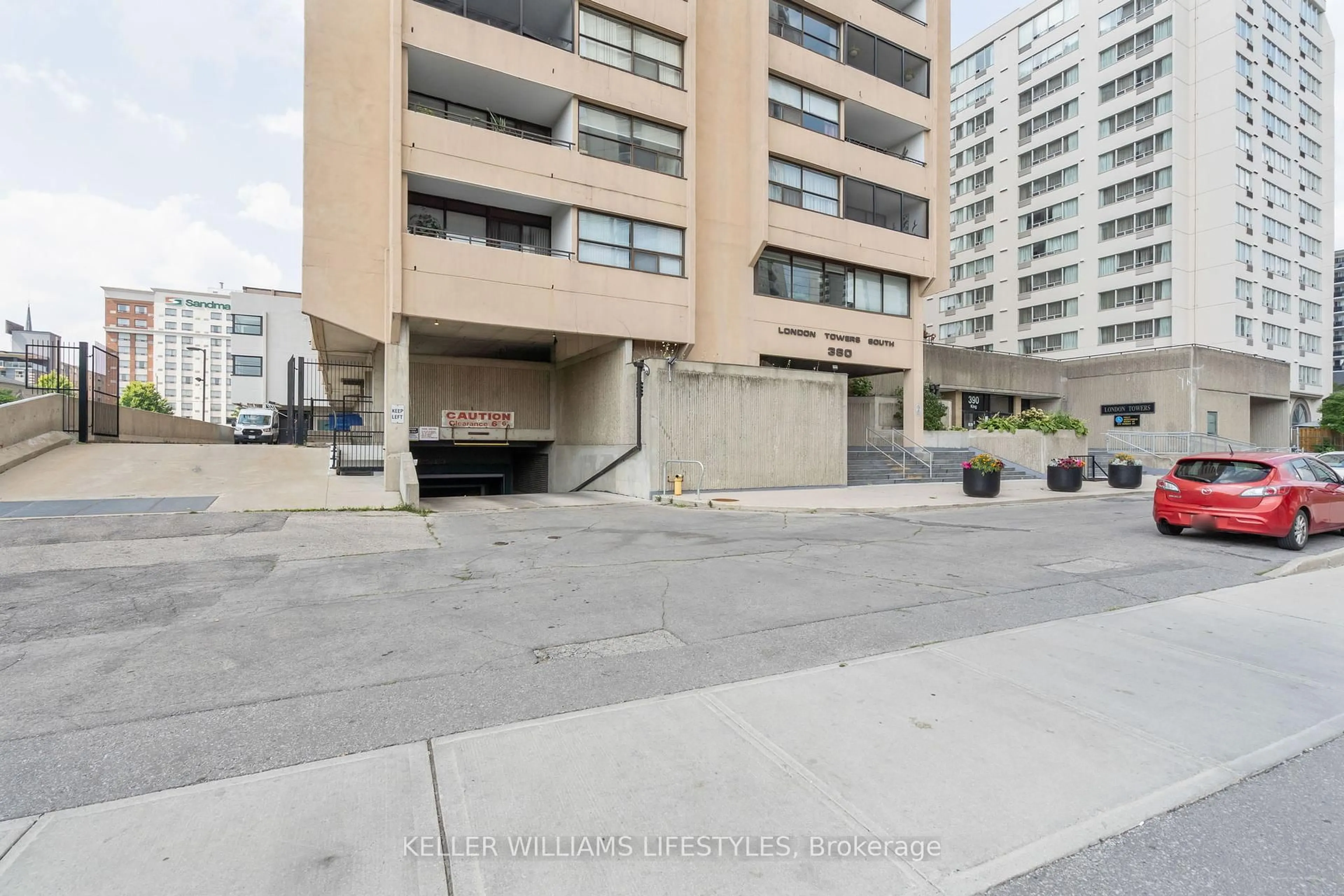 Patio, street for 380 King St #605, London East Ontario N6B 3L6