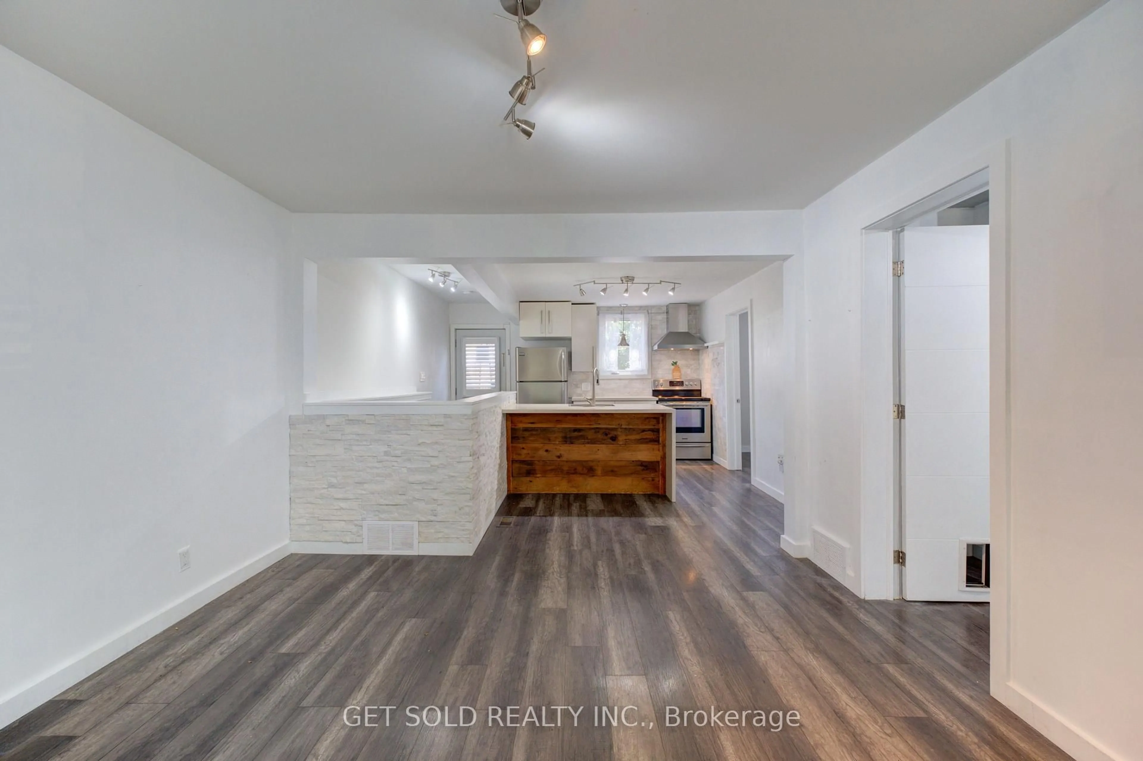 Unknown for 37 Maplecrest Ave, St. Catharines Ontario L2T 1A7
