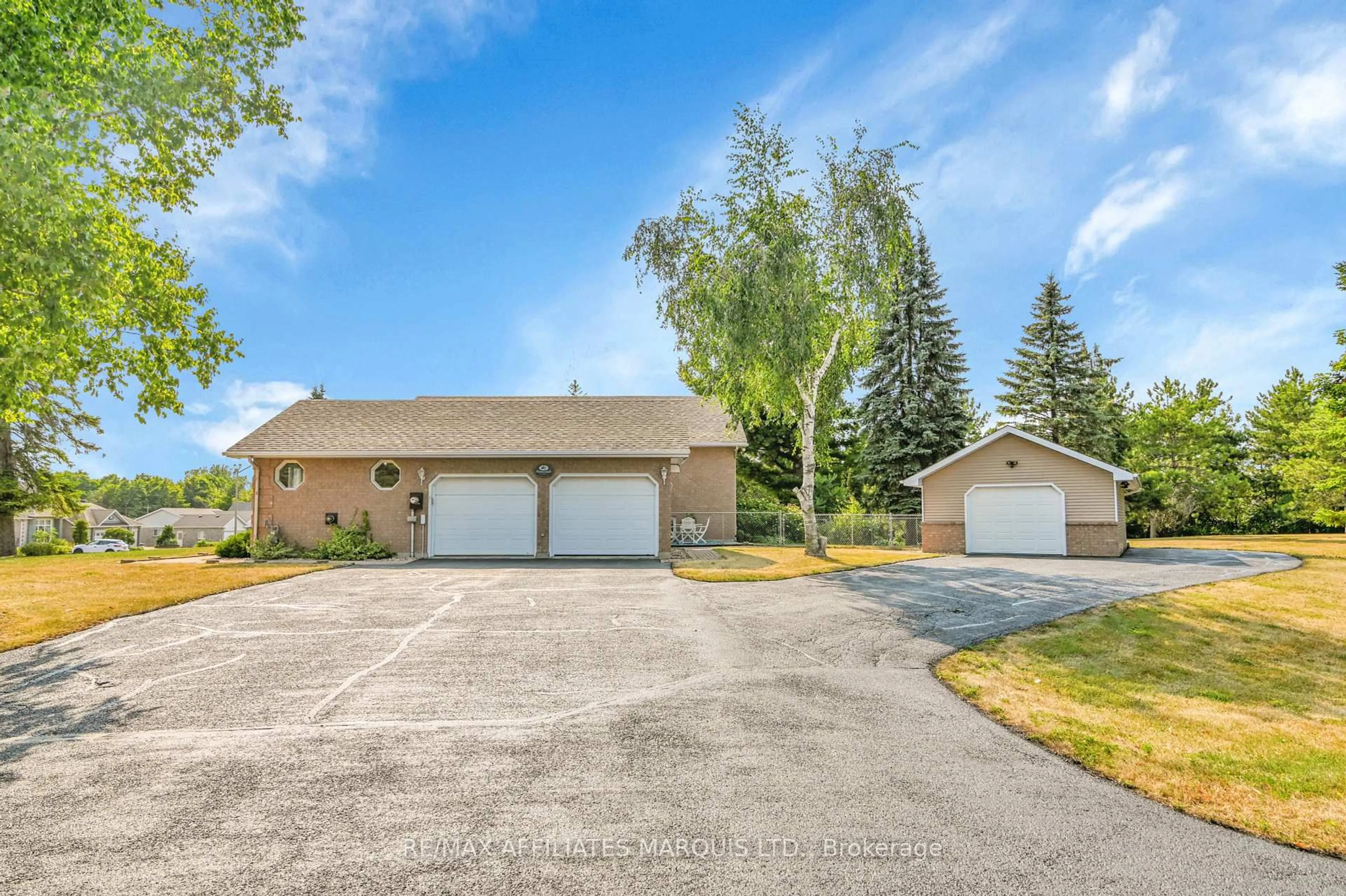 A pic from outside/outdoor area/front of a property/back of a property/a pic from drone, street for 19 CHANTINE Dr, South Stormont Ontario K0C 1P0