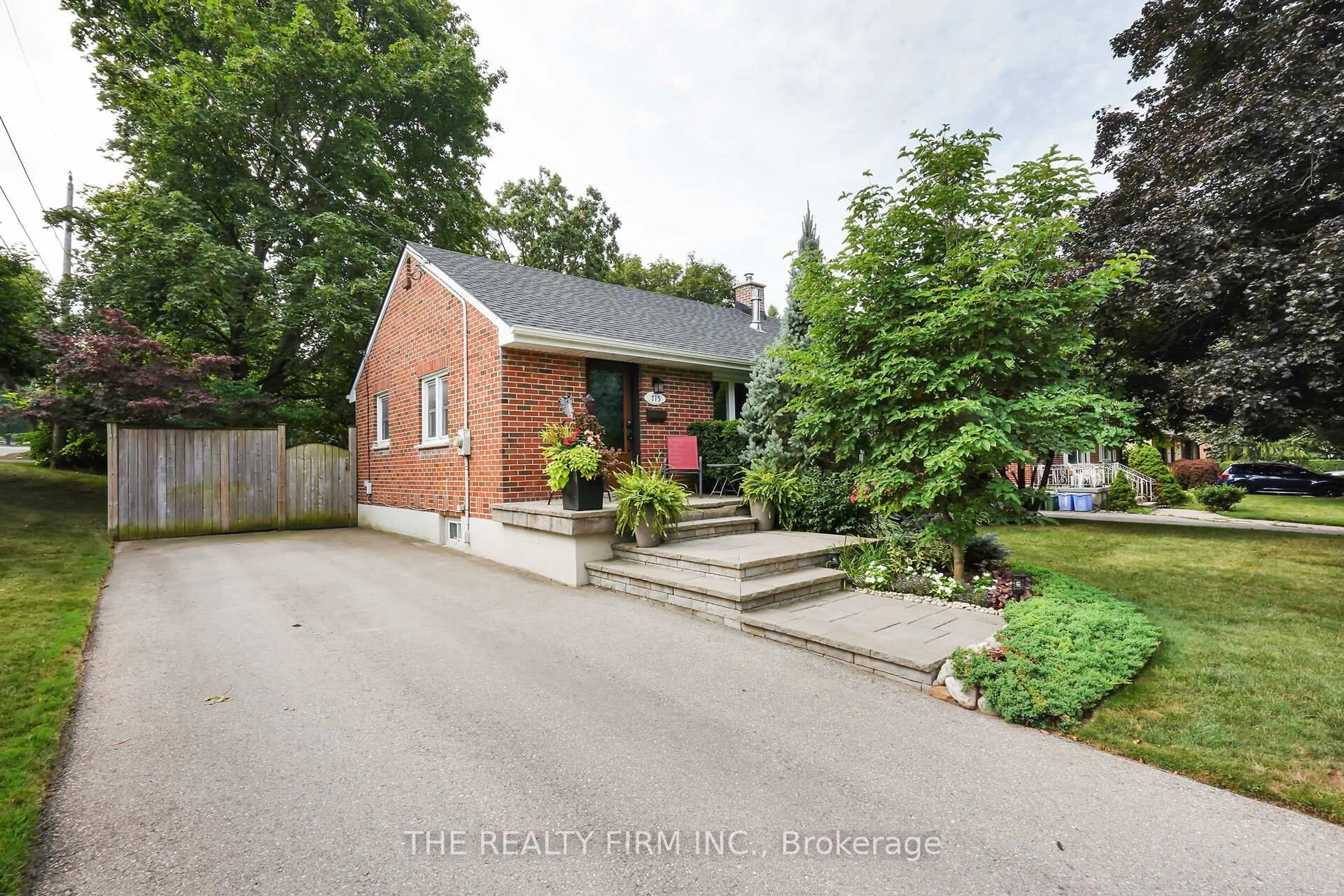 Home with brick exterior material, street for 715 Leroy Ave, London East Ontario N5Y 4G4