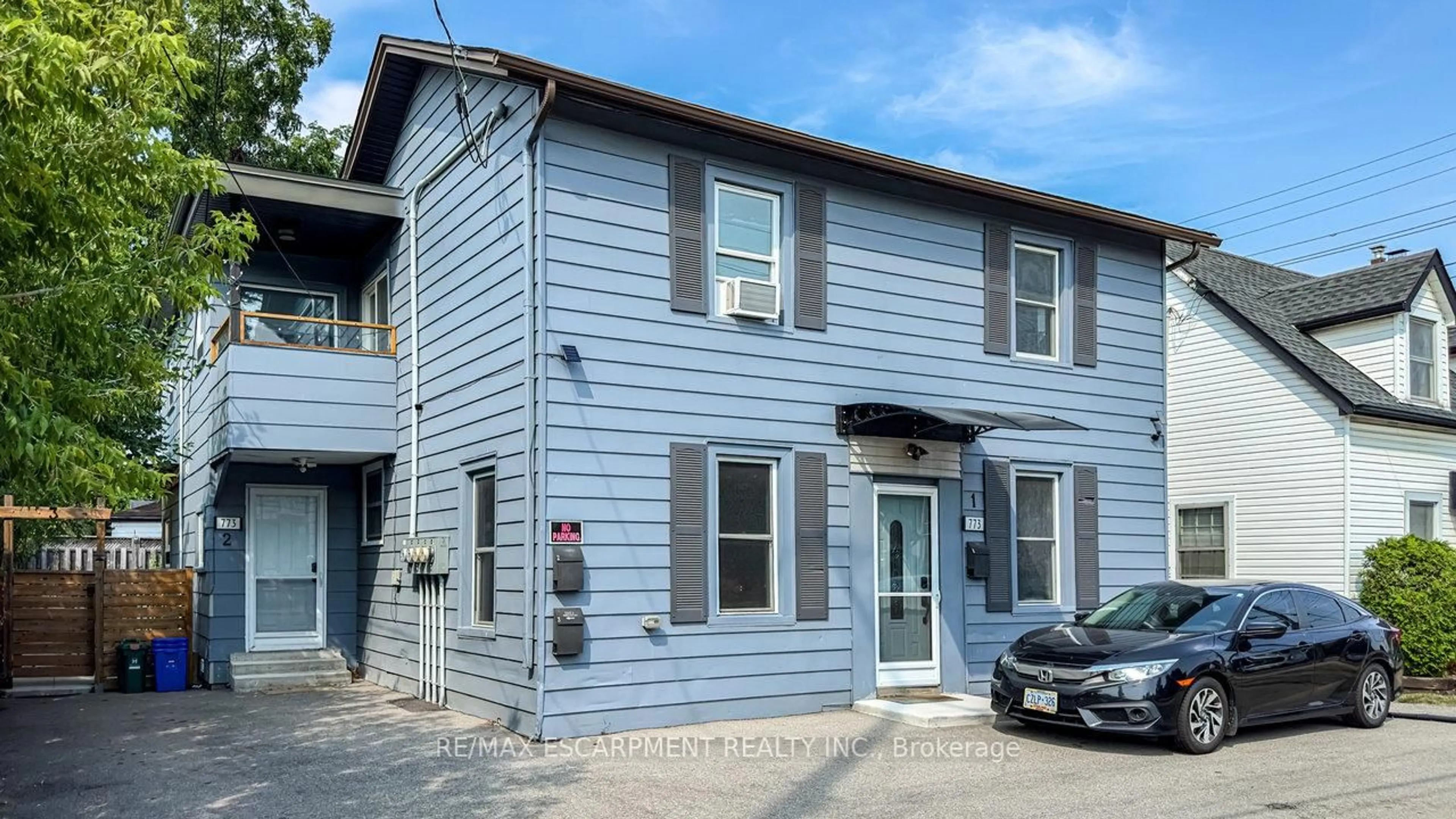Home with vinyl exterior material, street for 773 Lawrence Rd, Hamilton Ontario L8K 1Z7