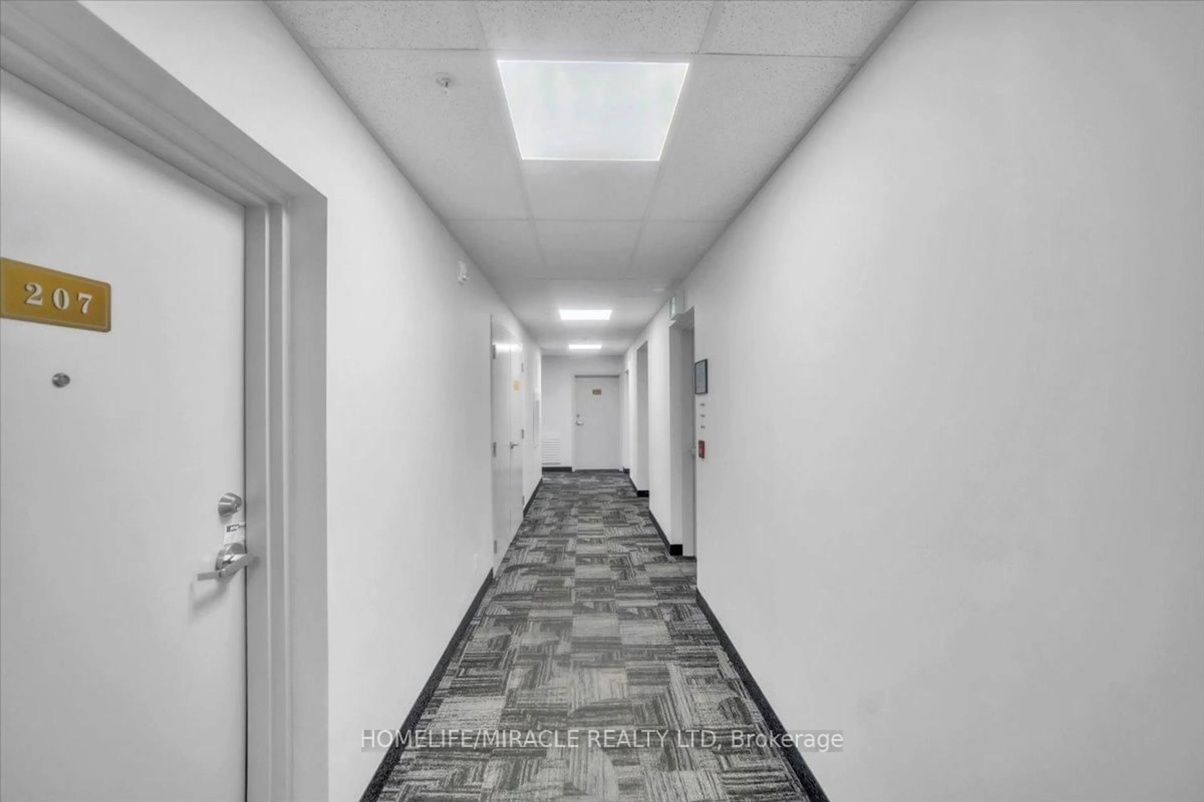 Indoor foyer for 269 Sunview St #205, Waterloo Ontario N2L 3V8