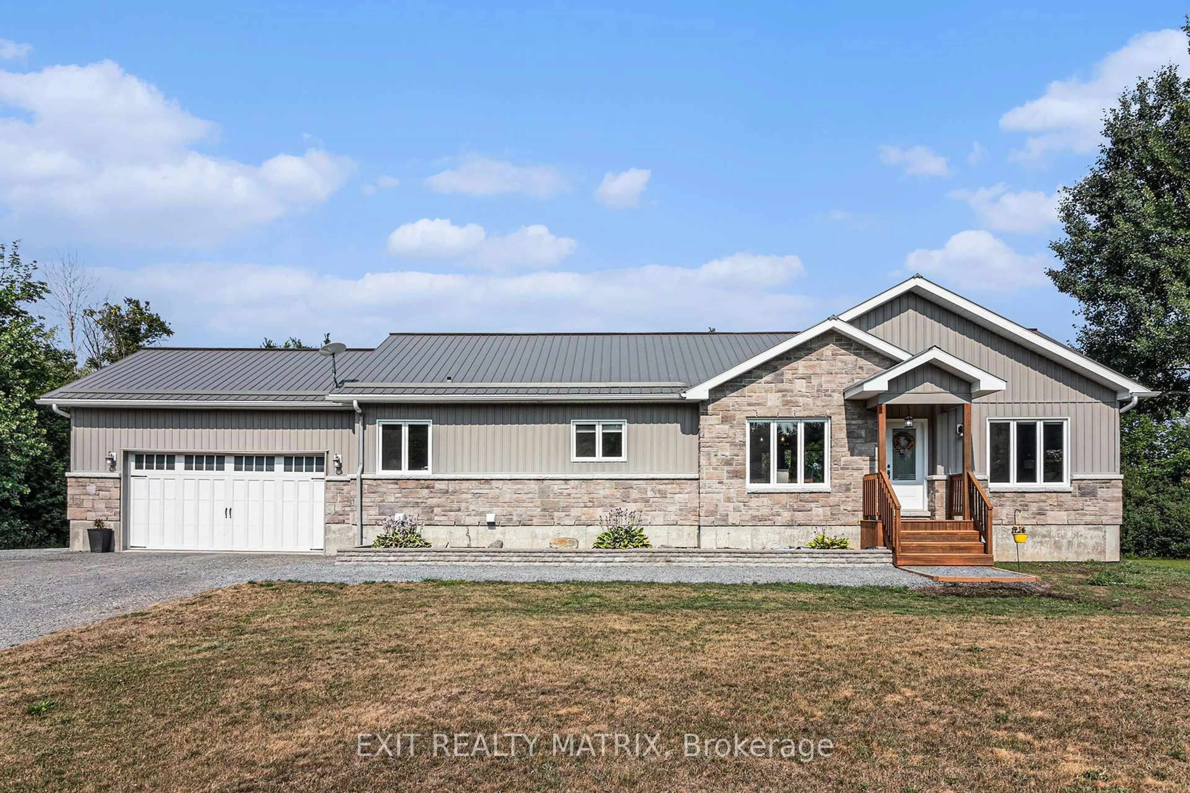 Home with brick exterior material, unknown for 1991 Thibault Crt, North Dundas Ontario K0C 1H0