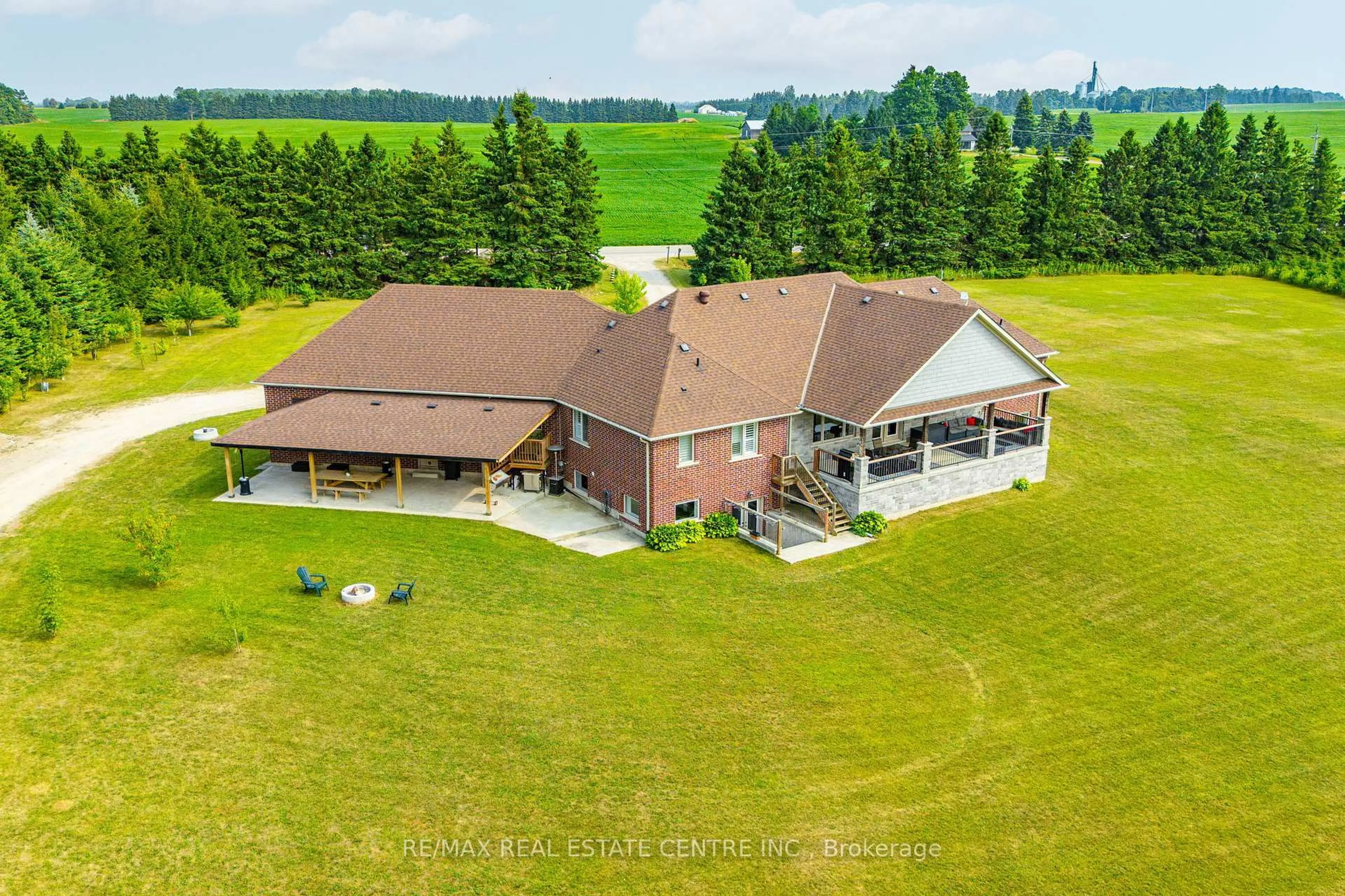 A pic from outside/outdoor area/front of a property/back of a property/a pic from drone, building for 023181 Erin East Garafraxa Townline, East Garafraxa Ontario L9W 7G8