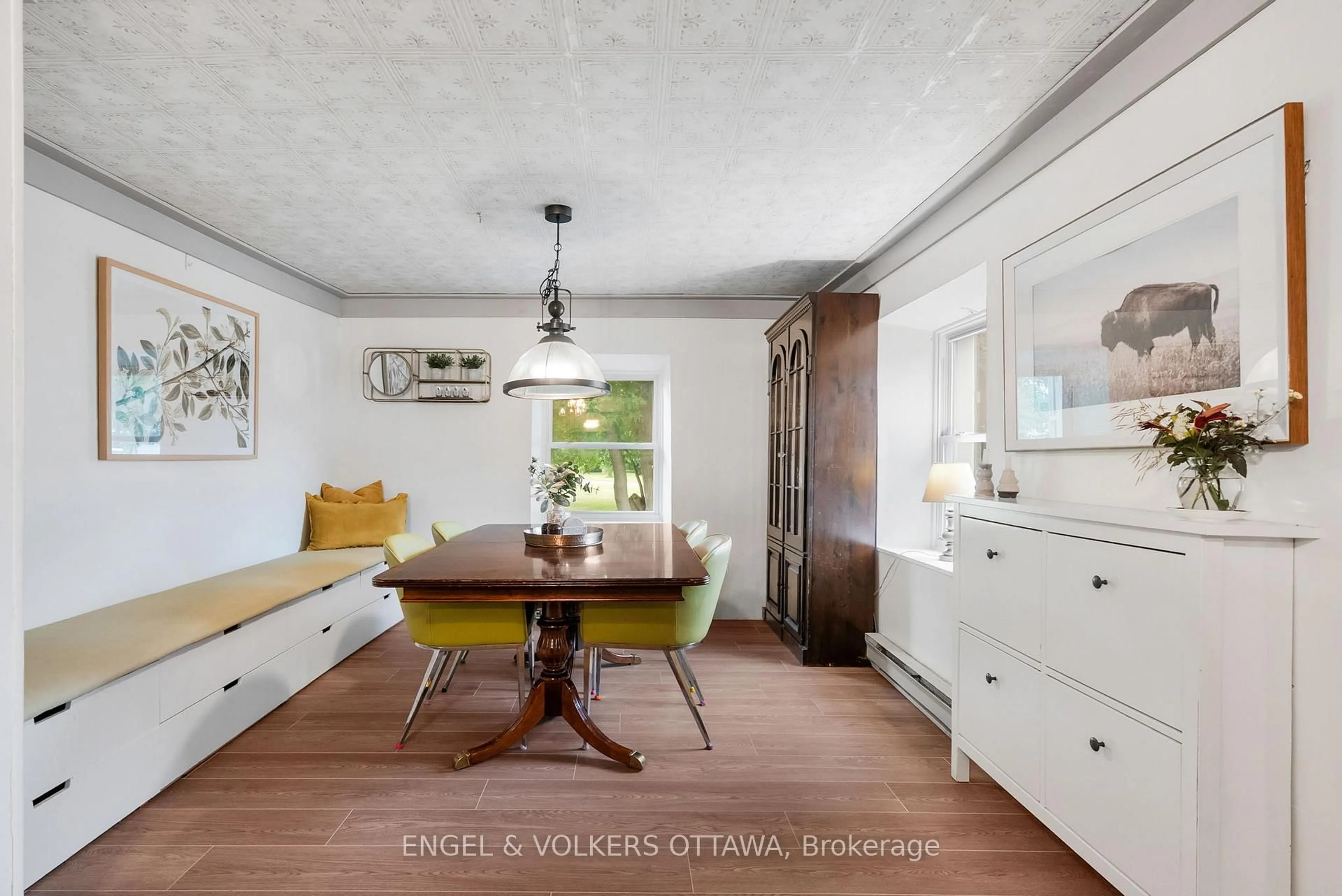 Dining room, wood/laminate floor for 179 Church St, Beckwith Ontario K7A 0K2