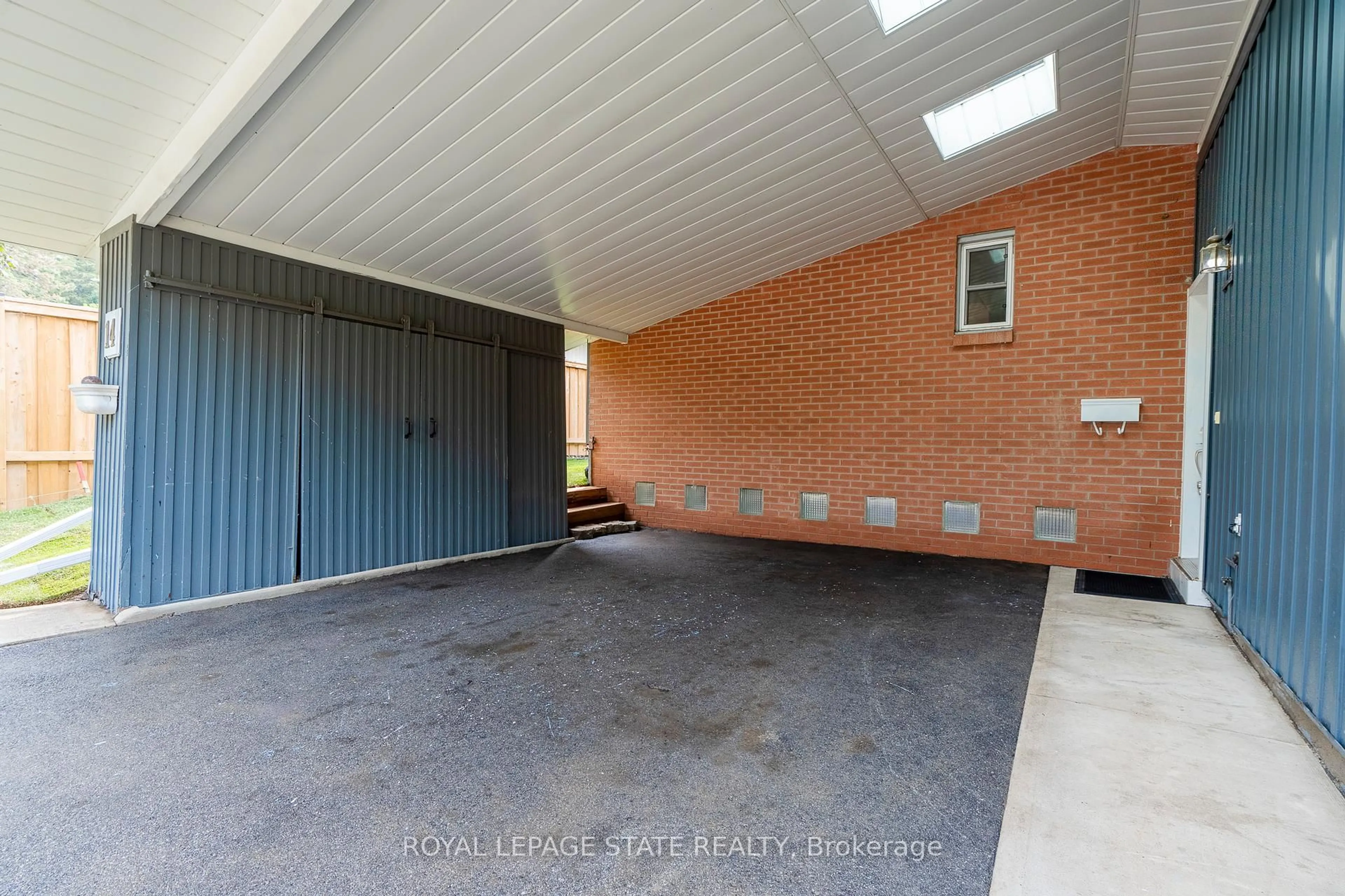 Indoor garage for 14 Pleasant Ave, Hamilton Ontario L9H 3S7