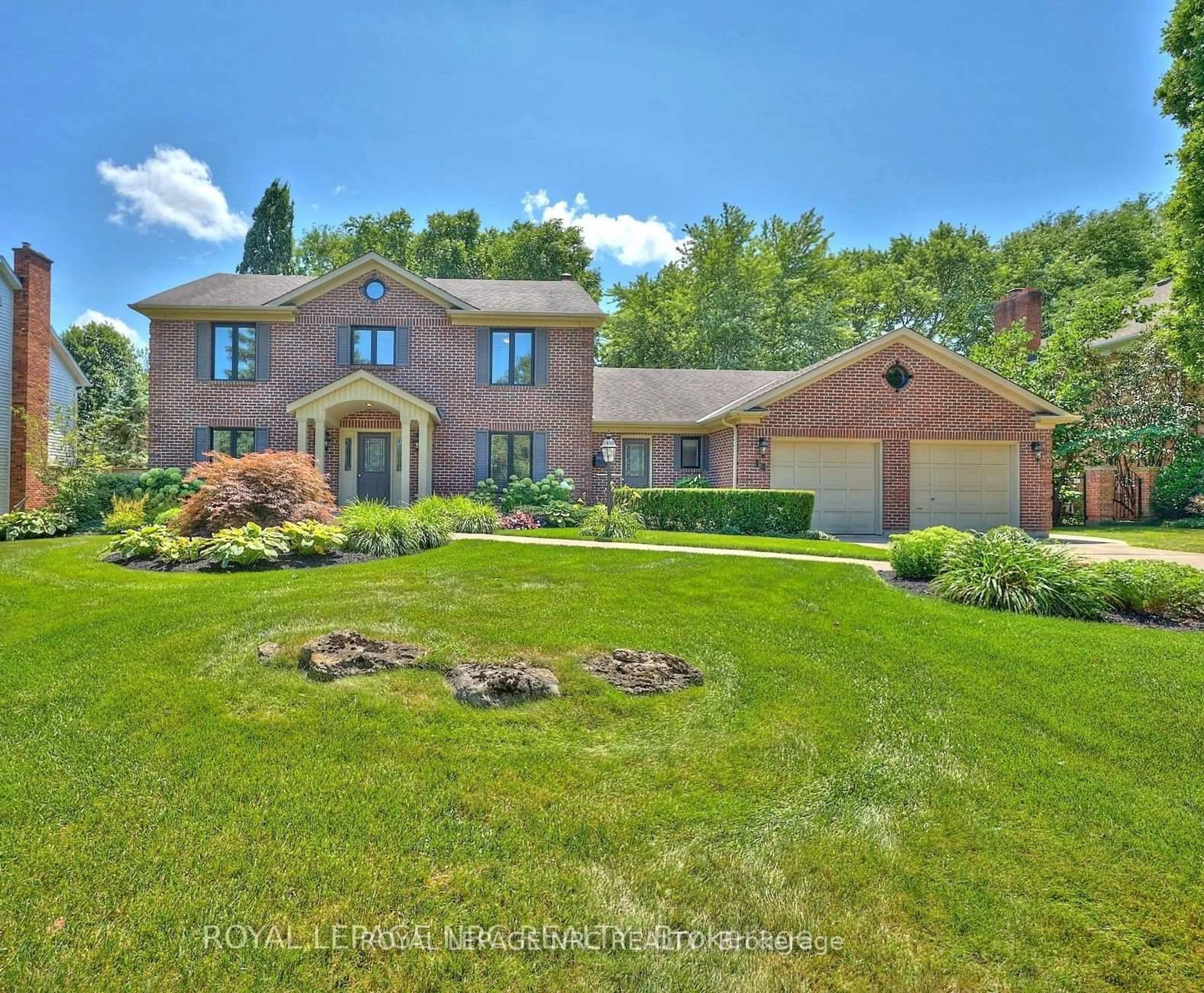 Home with brick exterior material, street for 14 SHORTHILL Pl, Pelham Ontario L0S 1E3