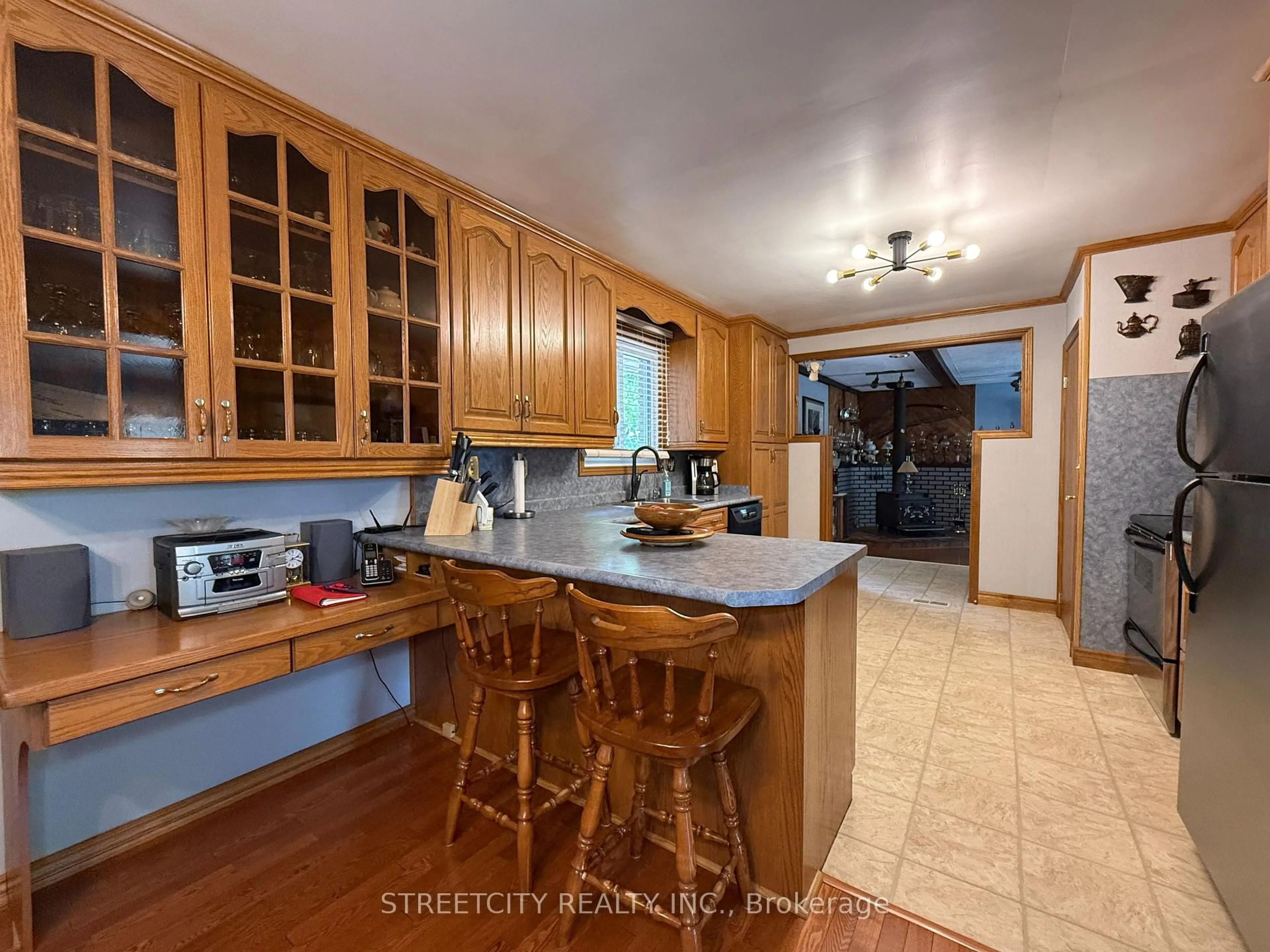 Standard kitchen, unknown for 29422 DAWN VALLEY Rd, Chatham-Kent Ontario N0P 2M0
