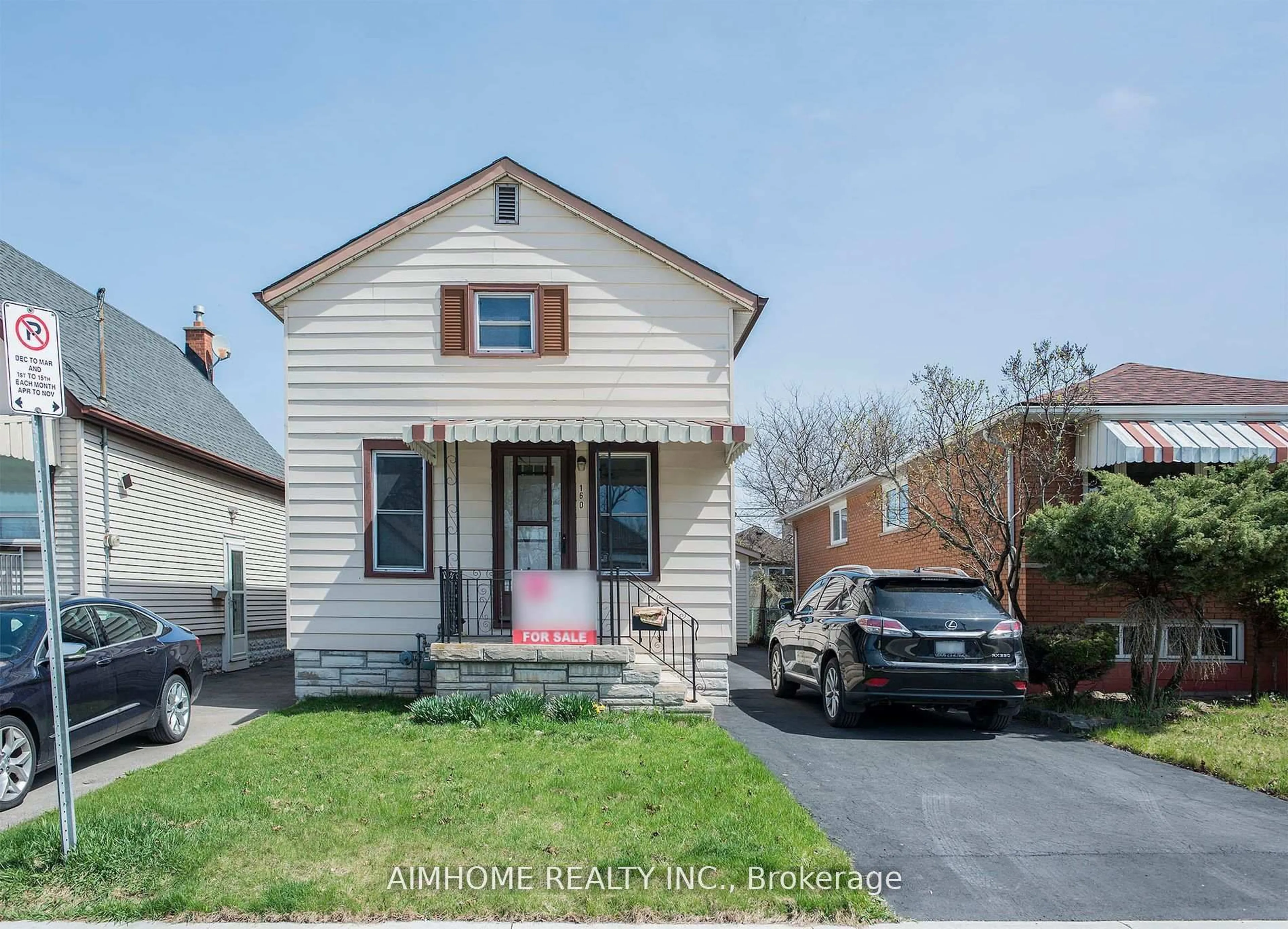 A pic from outside/outdoor area/front of a property/back of a property/a pic from drone, street for 160 Ivon Ave, Hamilton Ontario L8H 5S8