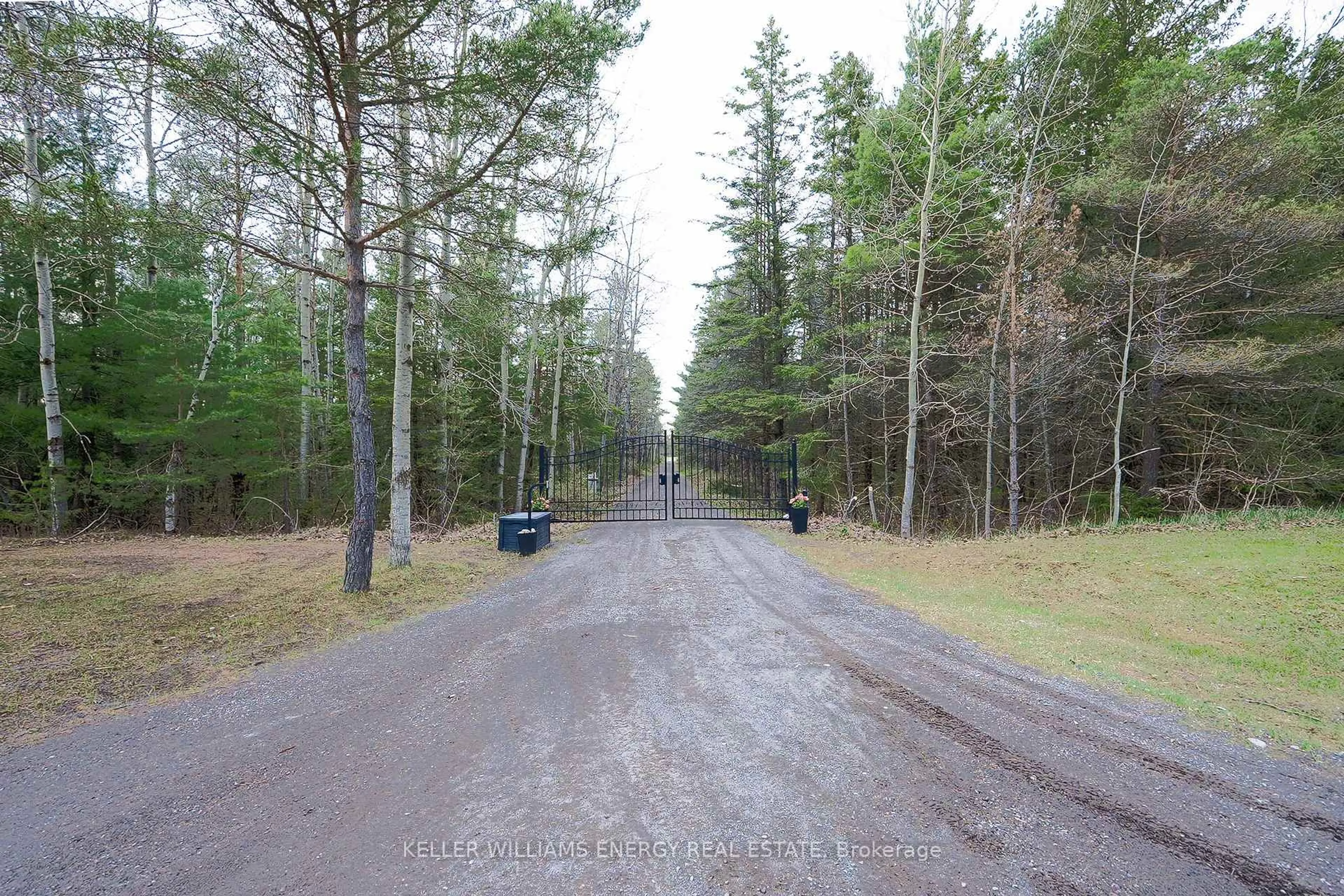 Blurry image for 54 Zion Line, Cavan Monaghan Ontario L0A 1G0