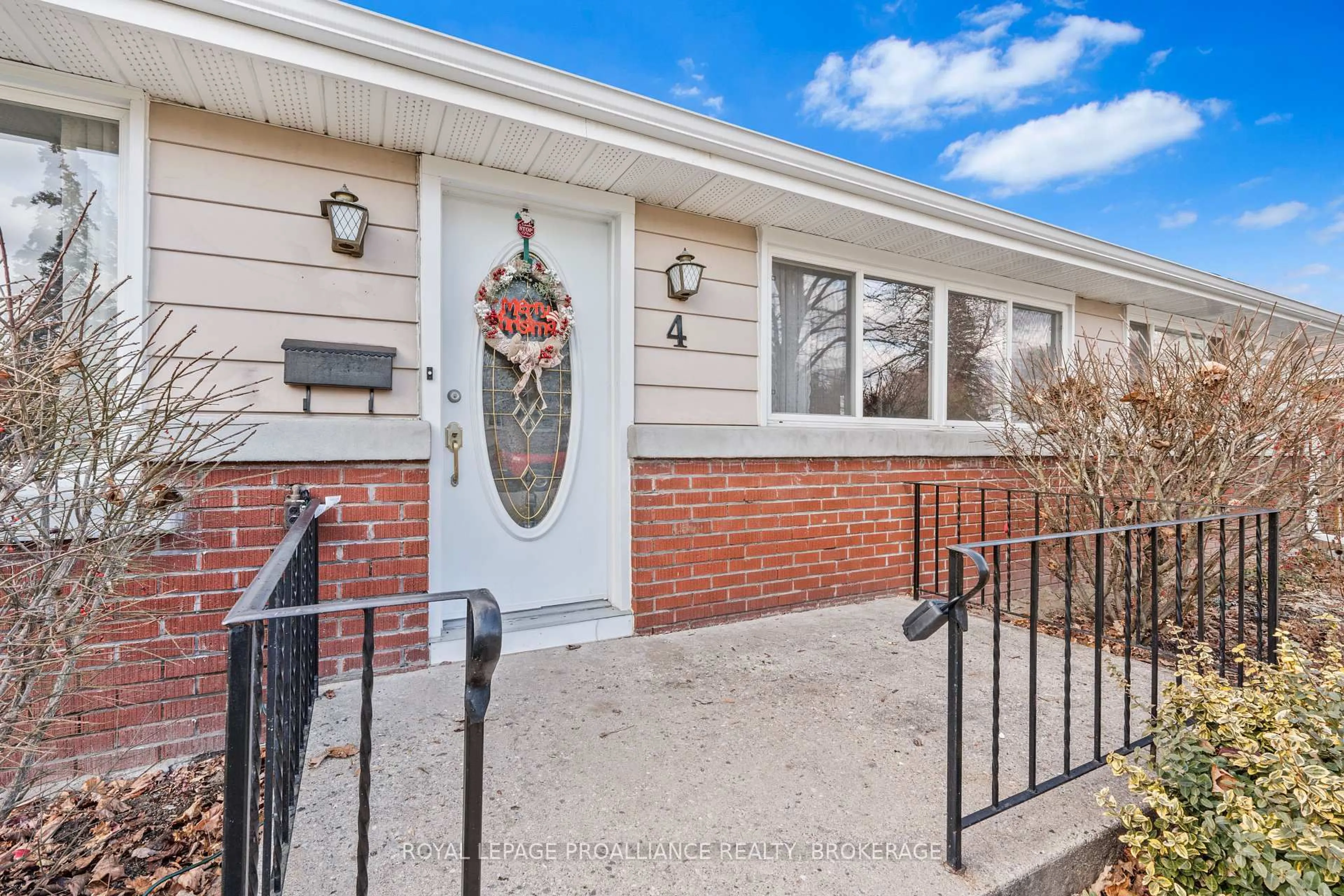 Unknown for 4 Strathcona Cres, Kingston Ontario K7M 1N8