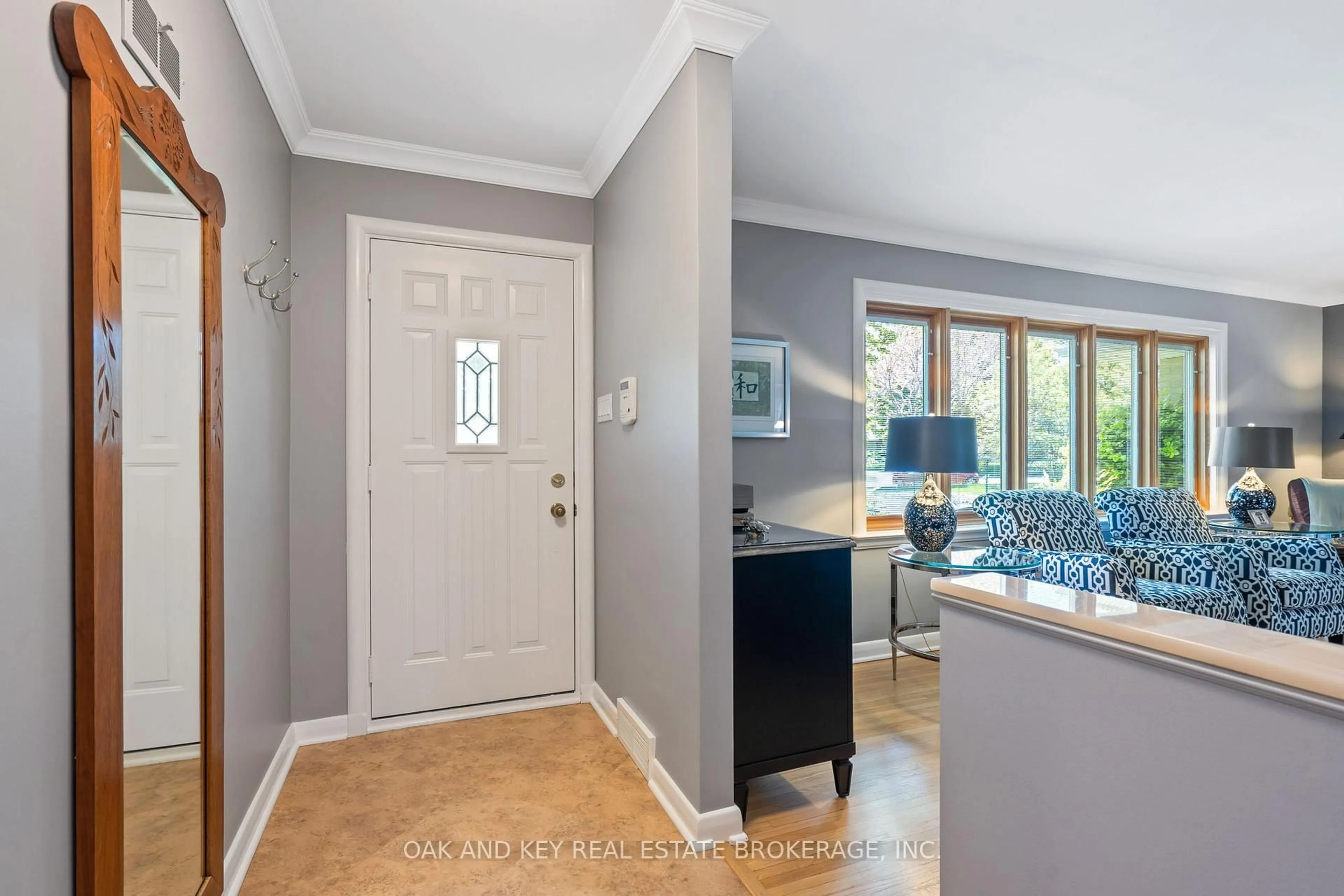 Indoor entryway for 487 Melcrest Rd, London South Ontario N6J 3T2