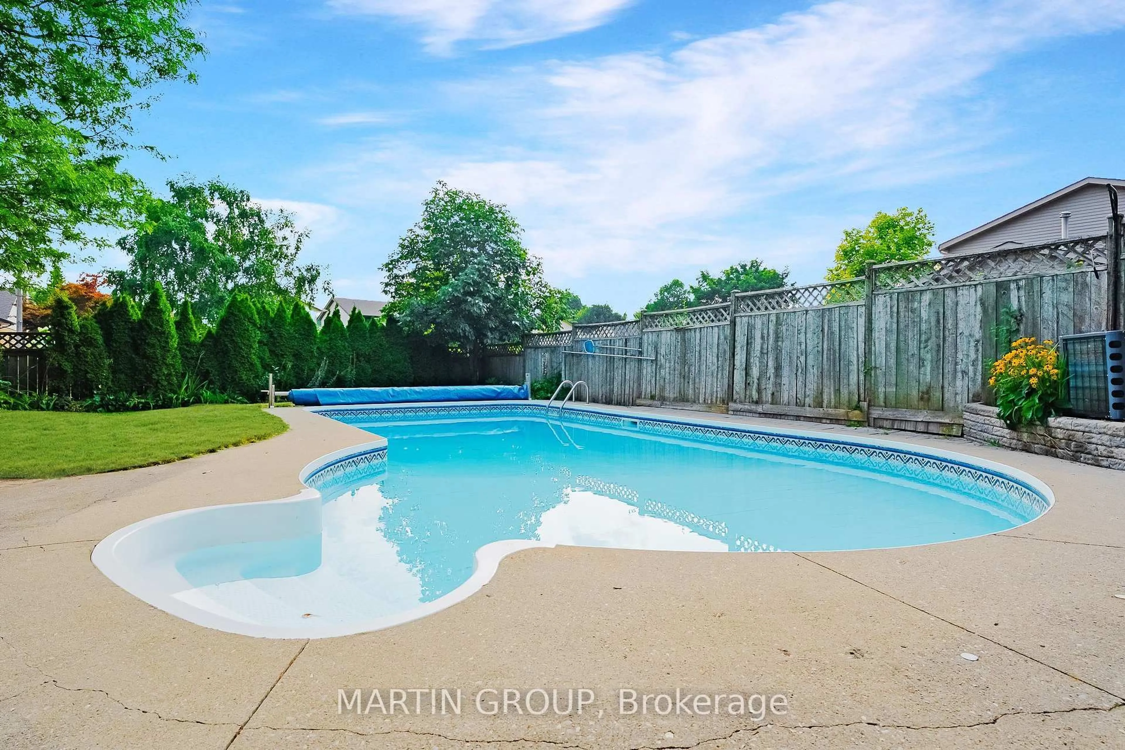 Pool for 72 McElderry Rd, Guelph Ontario N1G 4J5