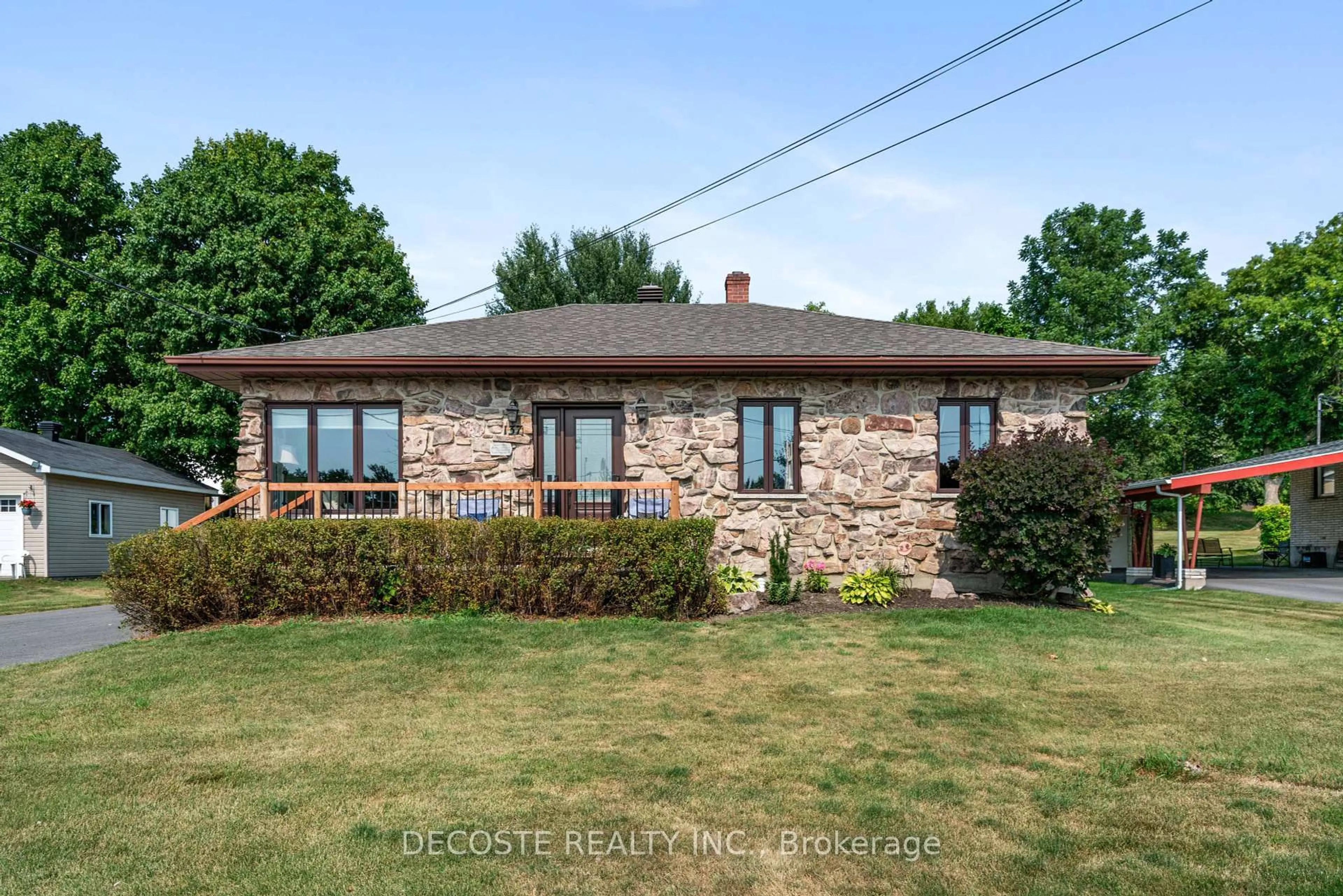 Home with brick exterior material, unknown for 137 Park Ave, North Glengarry Ontario K0C 1A0
