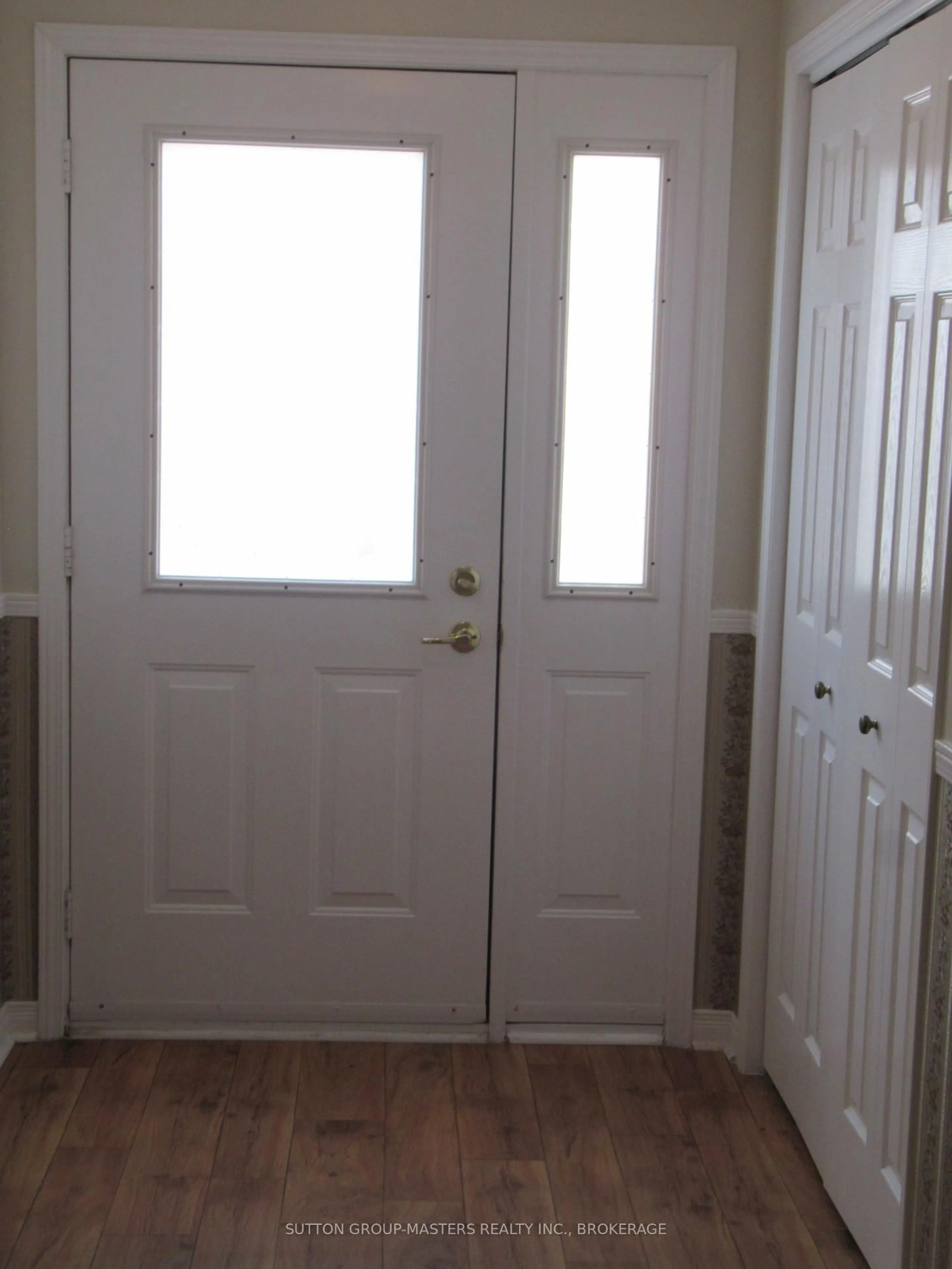 Indoor entryway for 388 Dolshire St, Kingston Ontario K7M 9B4