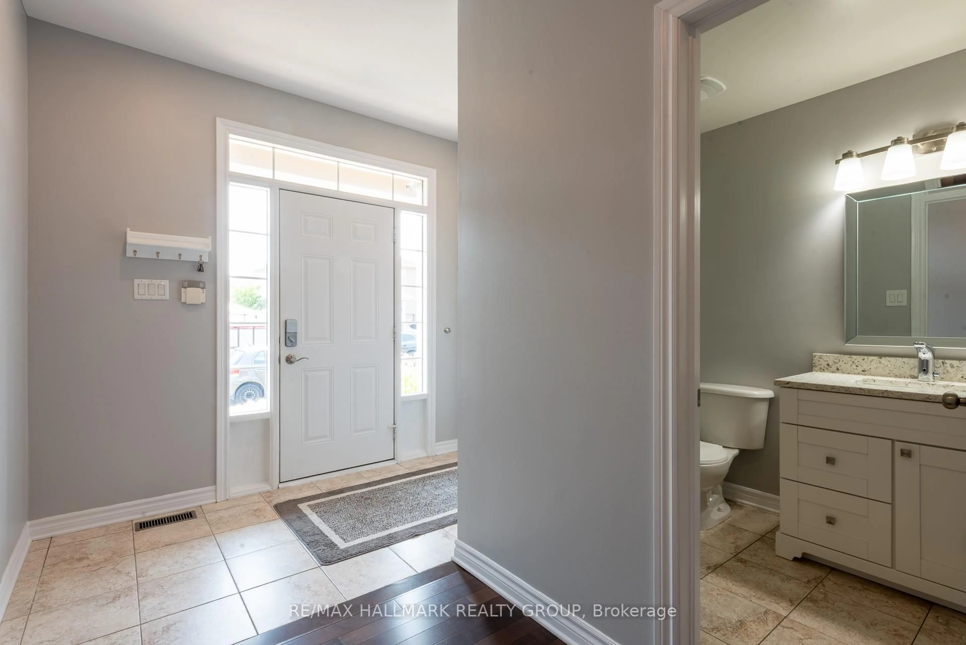 Indoor entryway for 217 Fountainhead Dr, Ottawa Ontario K1W 0C2