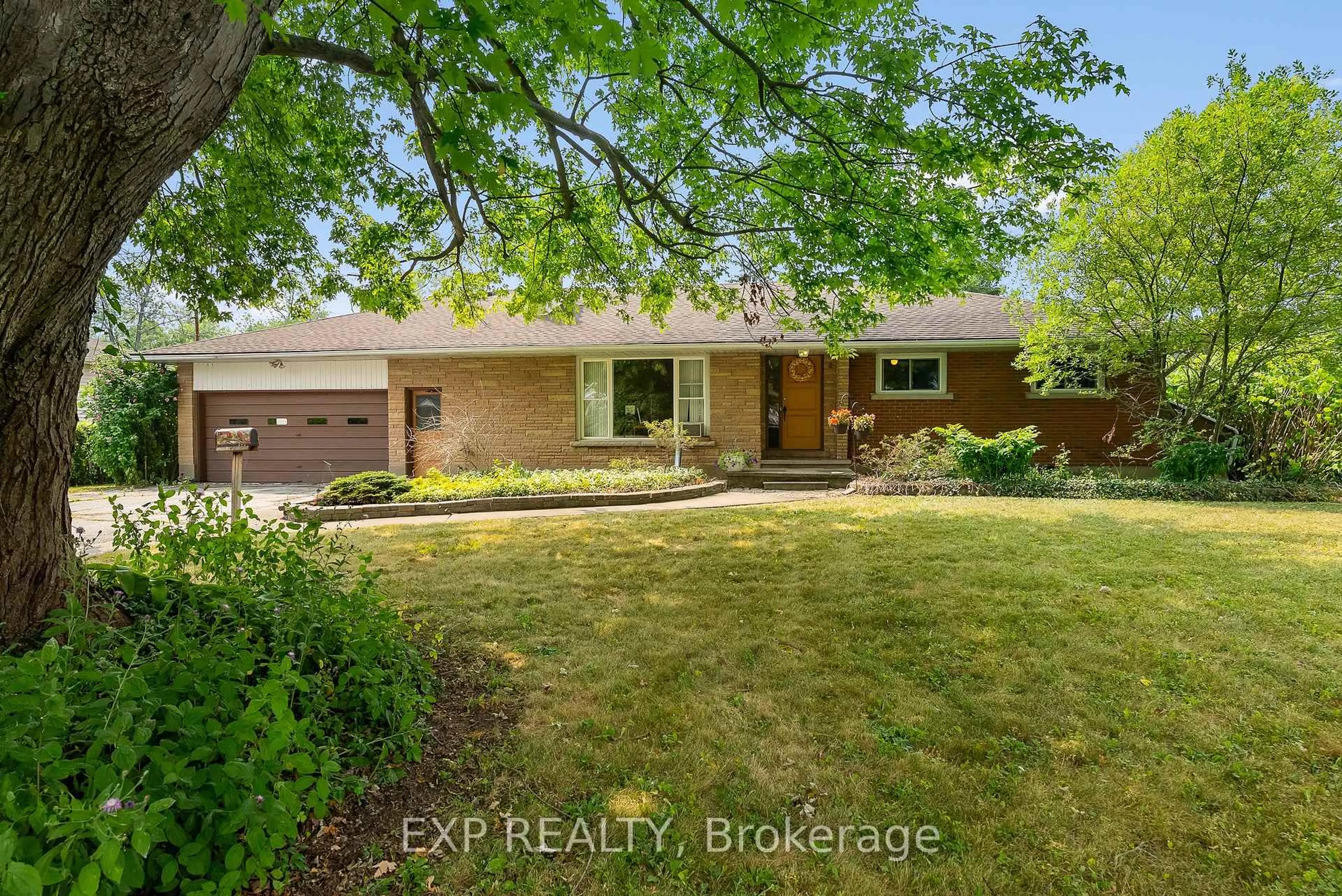 Home with brick exterior material, street for 351 Helena St, Fort Erie Ontario L2A 4J7