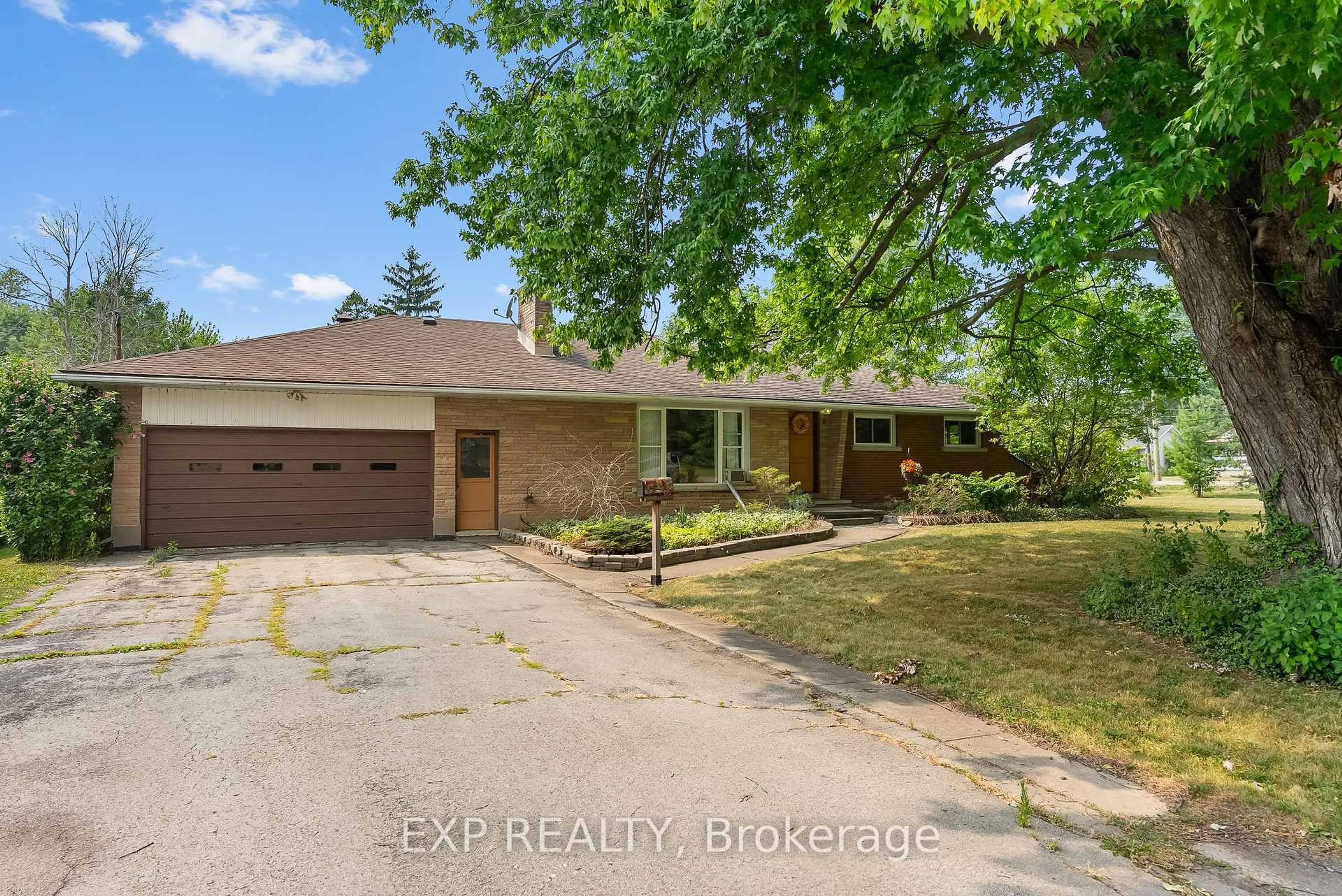 Home with brick exterior material, street for 351 Helena St, Fort Erie Ontario L2A 4J7