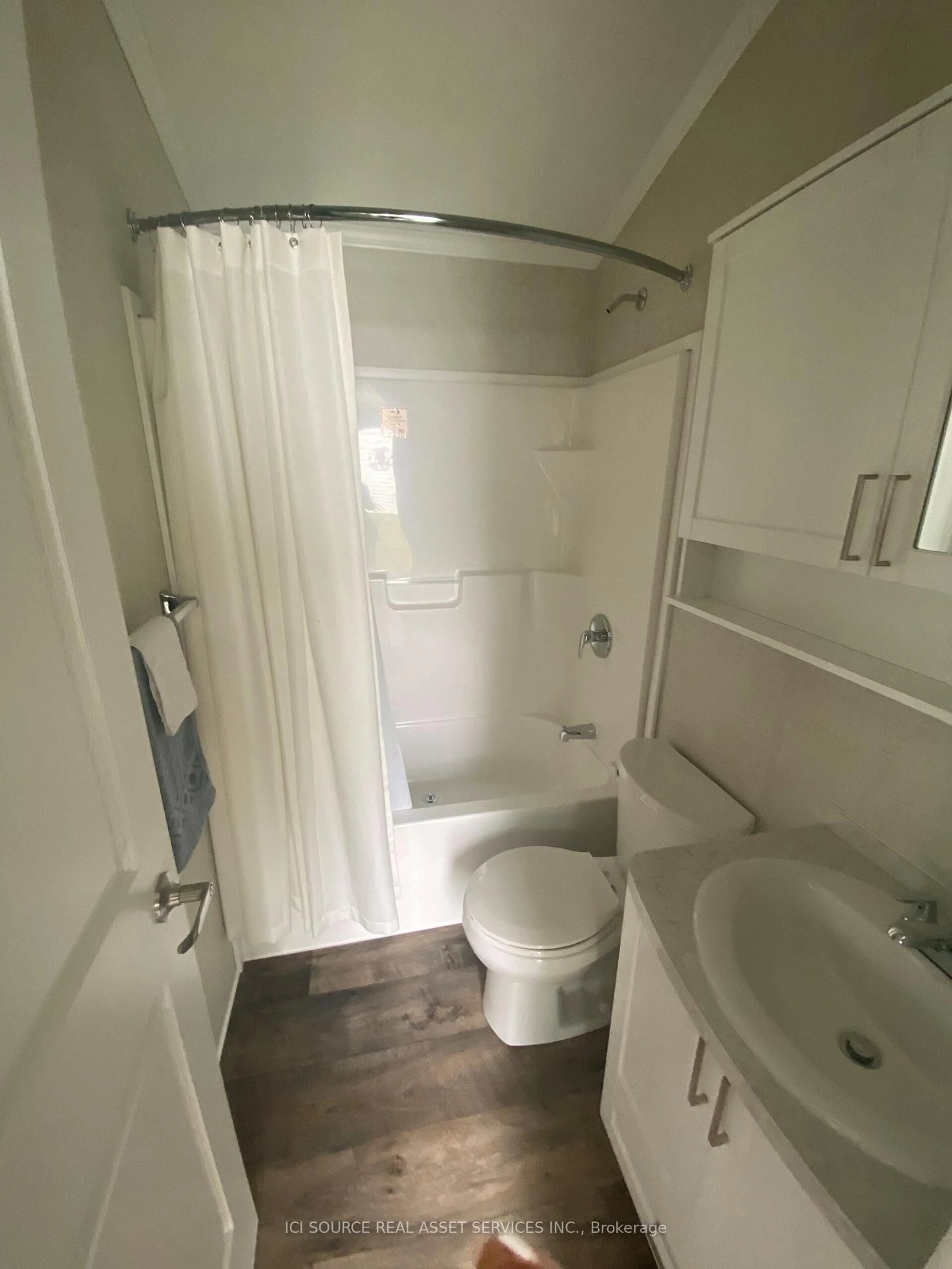 Standard bathroom, floor is not visible for 1235 Villiers Line Rd #TRILM, Otonabee-South Monaghan Ontario K0L 2G0