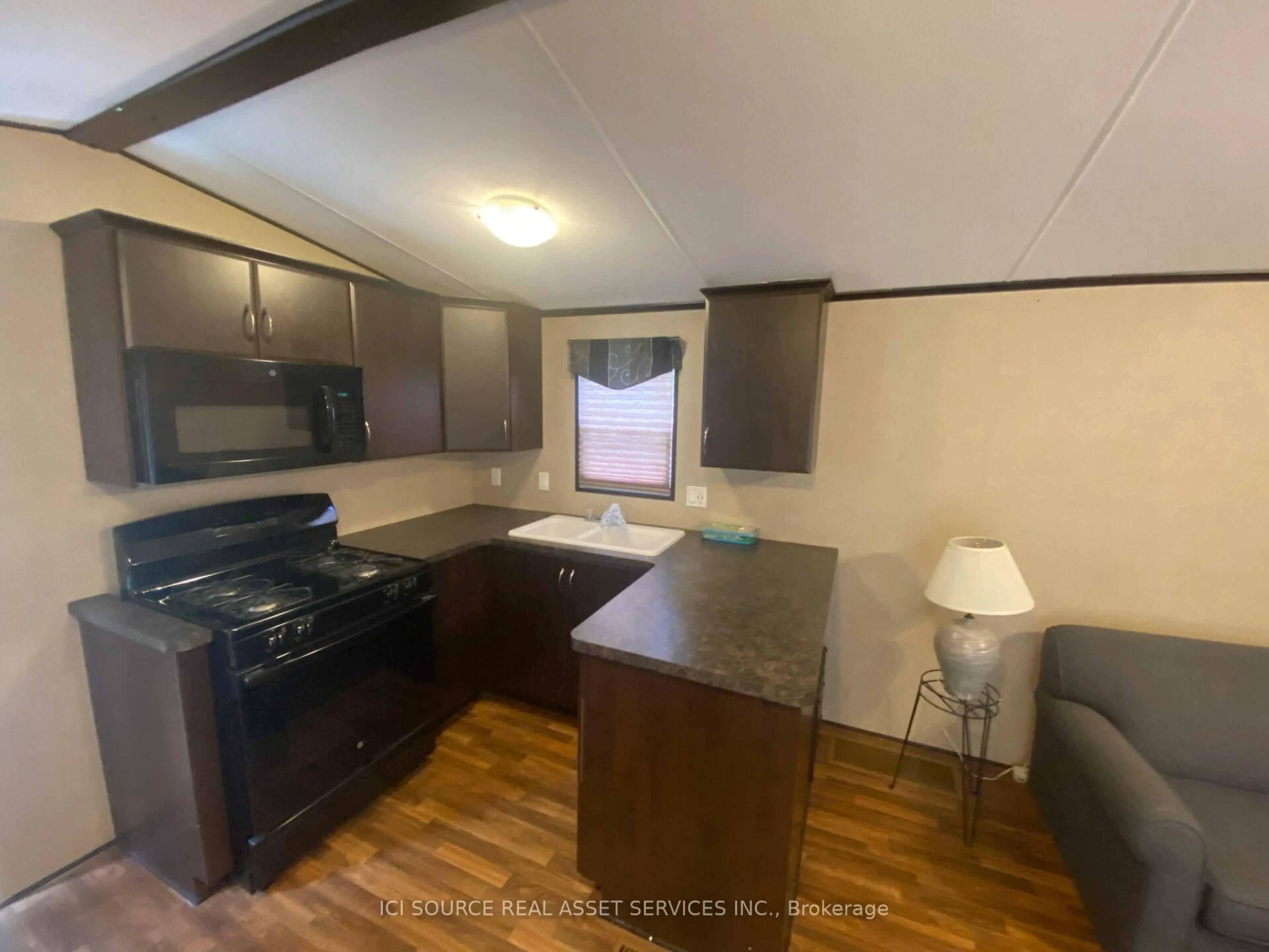 Standard kitchen, unknown for 1082 Shamrock Marina Rd #SMR201, Gravenhurst Ontario P0E 1N0