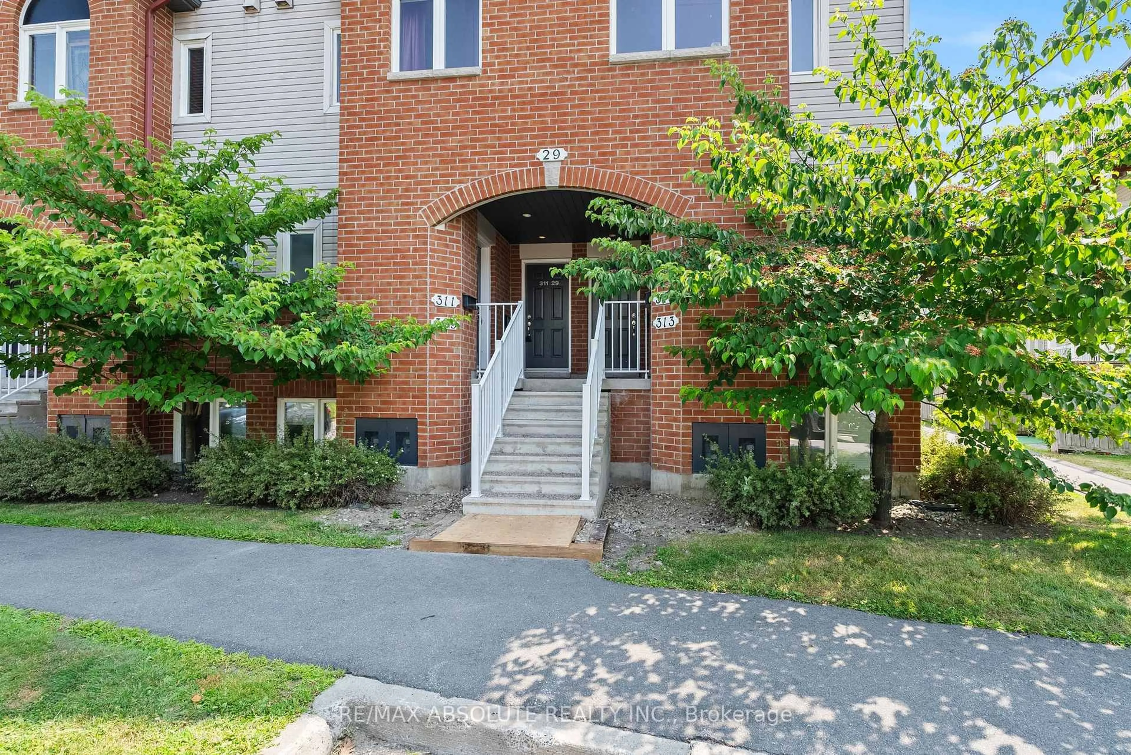 Unknown for 29 Jardin Private #311, Ottawa Ontario K1K 2V6