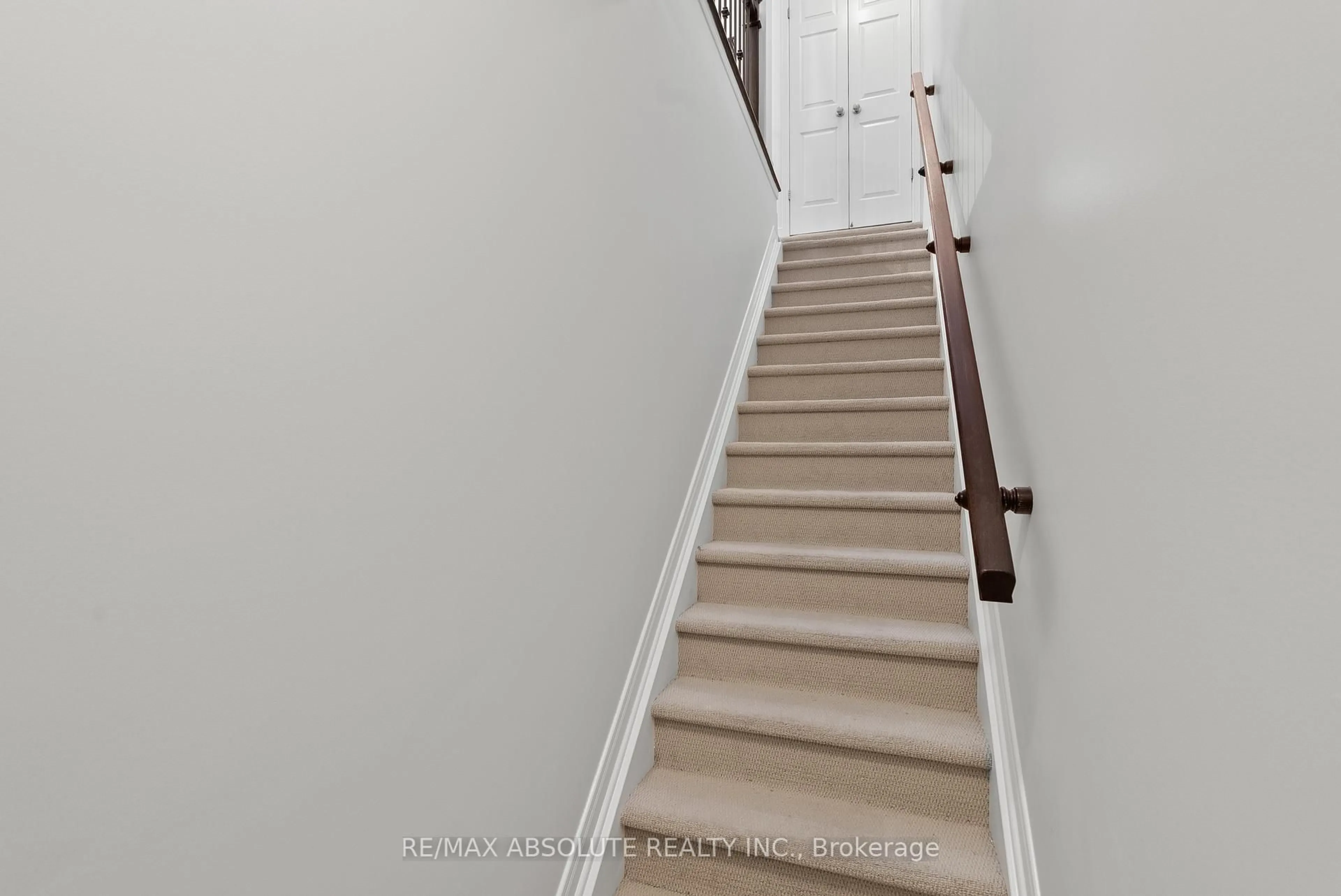 Stairs for 29 Jardin Private #311, Ottawa Ontario K1K 2V6