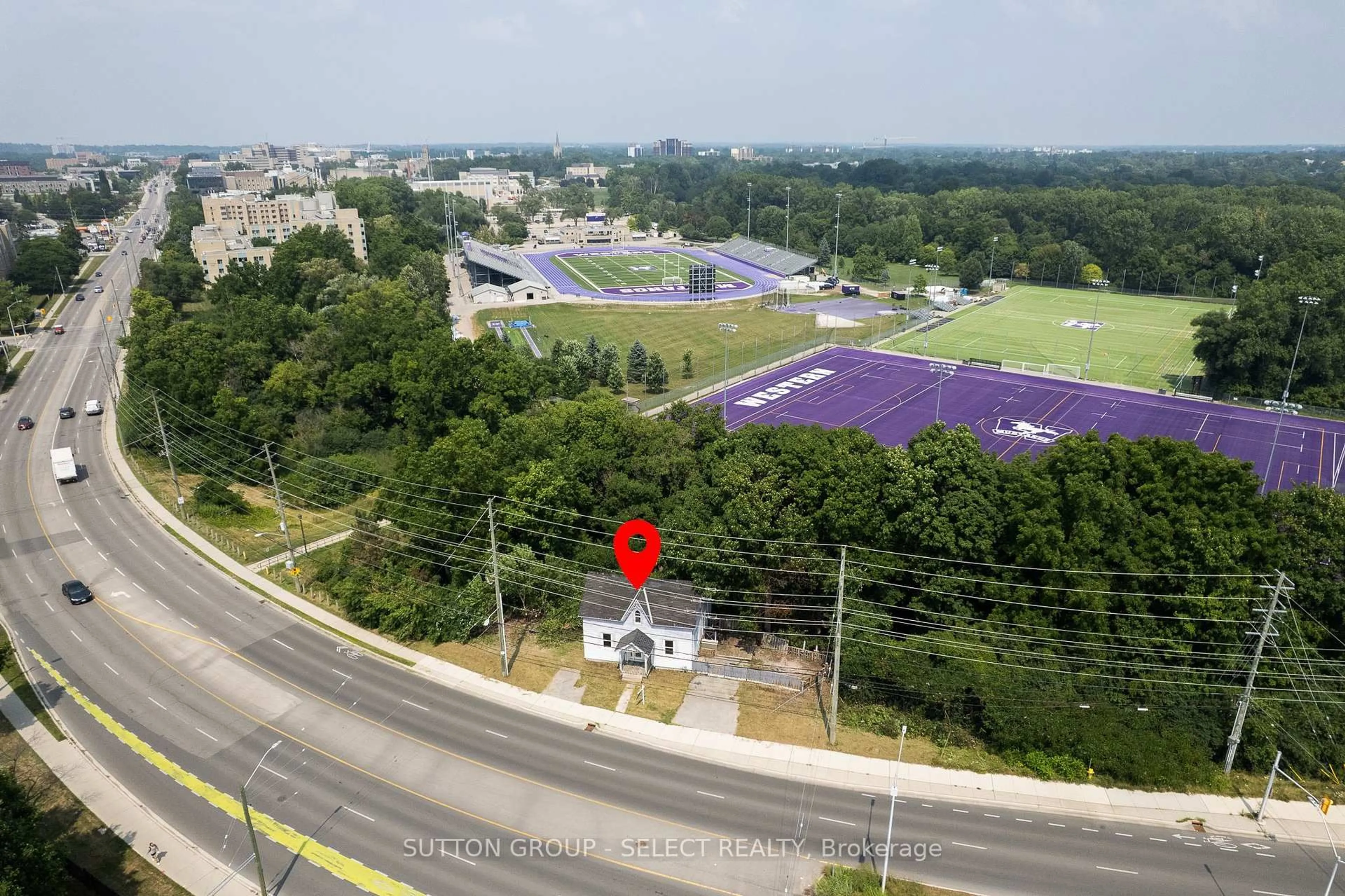 A pic from outside/outdoor area/front of a property/back of a property/a pic from drone, unknown for 1064 Western Rd, London North Ontario N6G 1G4