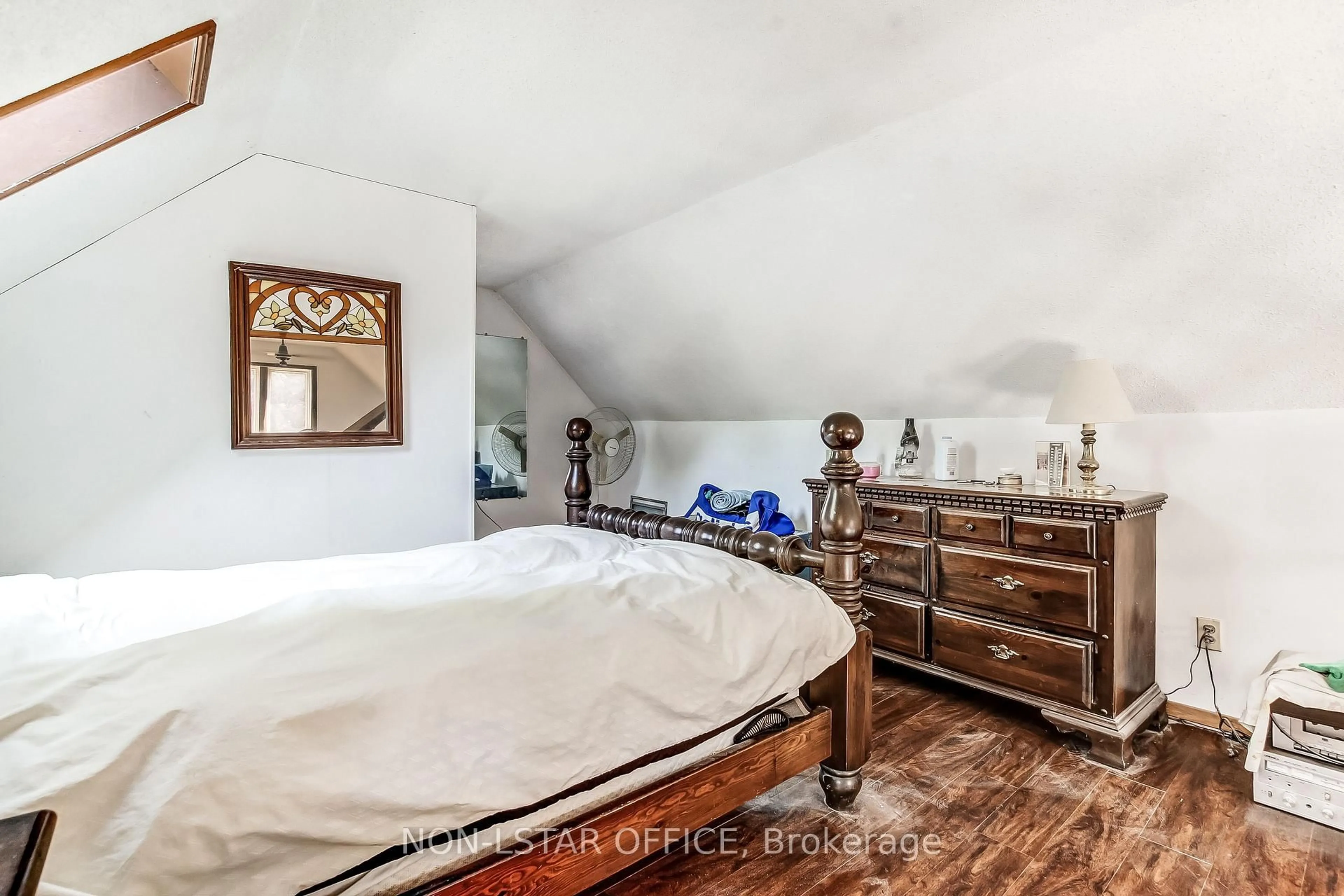 Bedroom with bed, unknown for 312 Piccadilly St, London East Ontario N6A 1S5