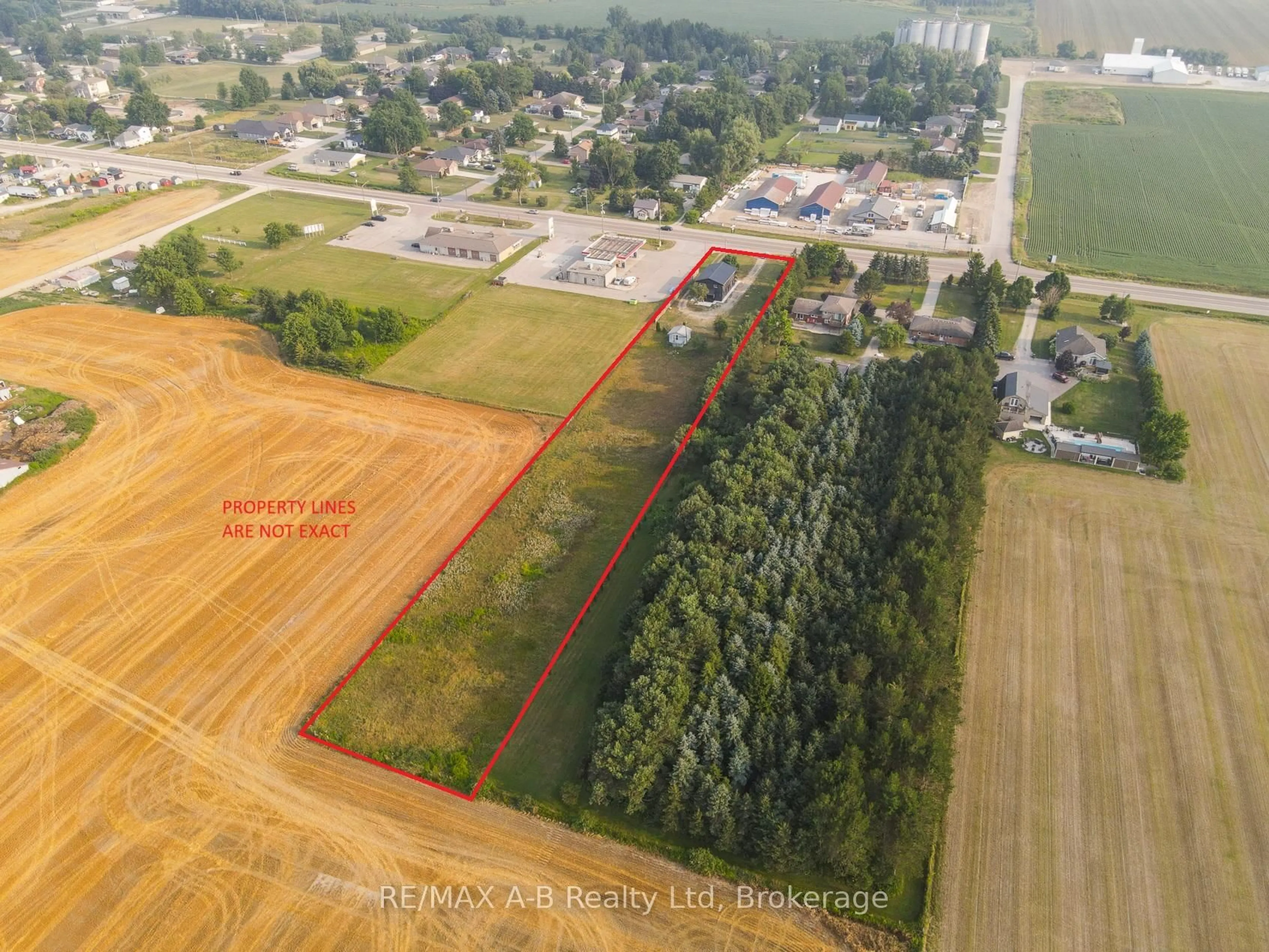 A pic from outside/outdoor area/front of a property/back of a property/a pic from drone, building for 2274 34 Line, Perth East Ontario N0B 2P0