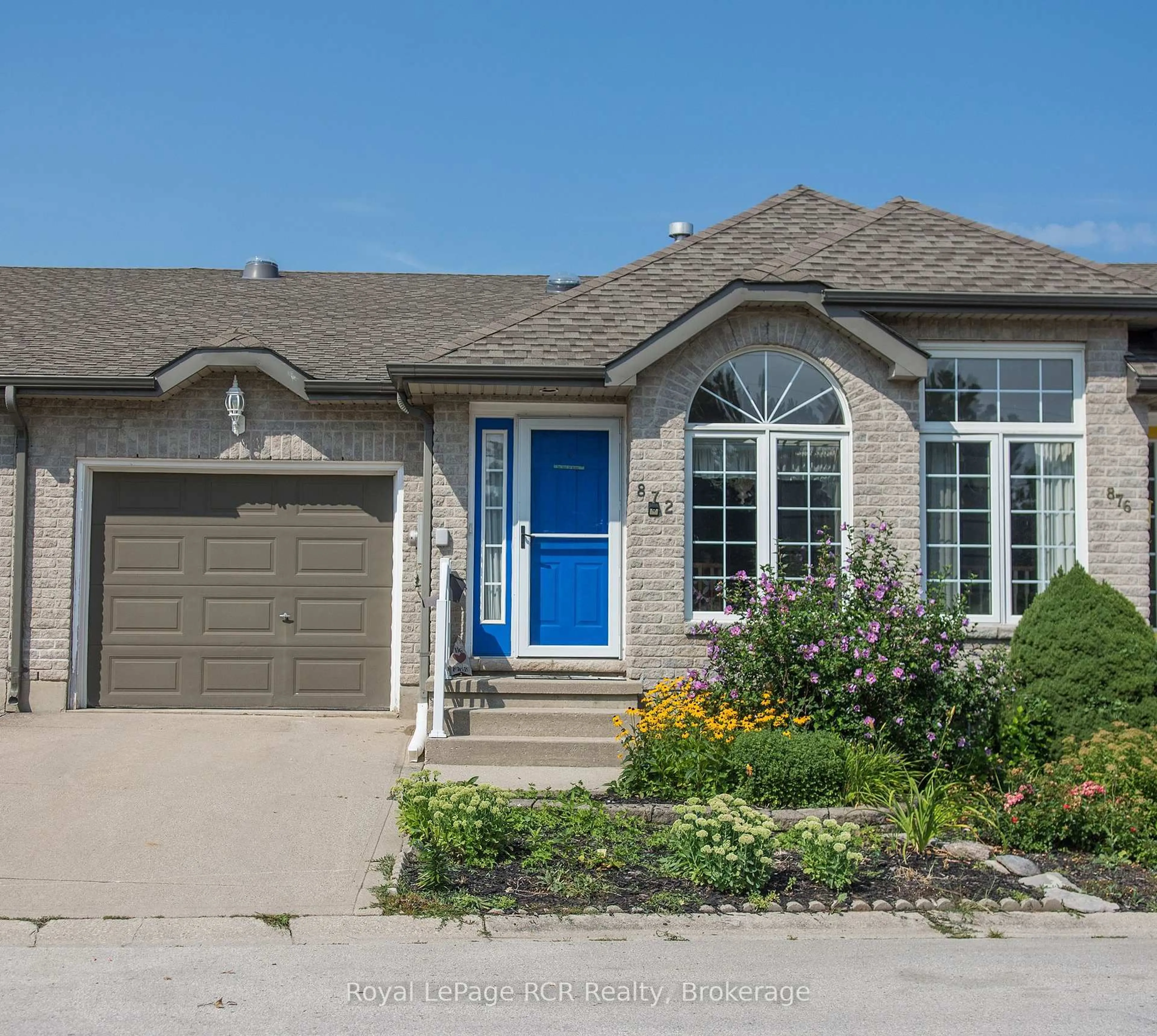 Home with vinyl exterior material, street for 872 9TH A East Ave, Owen Sound Ontario N4K 6Y6