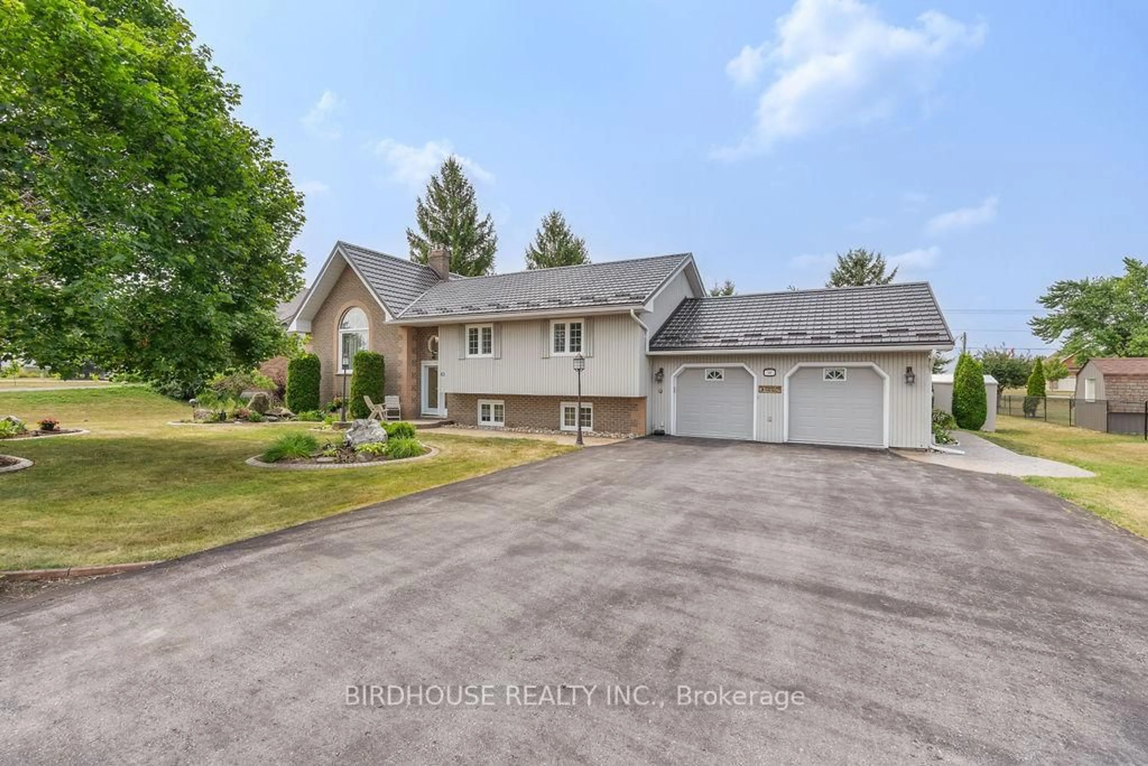 A pic from outside/outdoor area/front of a property/back of a property/a pic from drone, street for 20 Doble Dr, Kawartha Lakes Ontario K0M 2M0