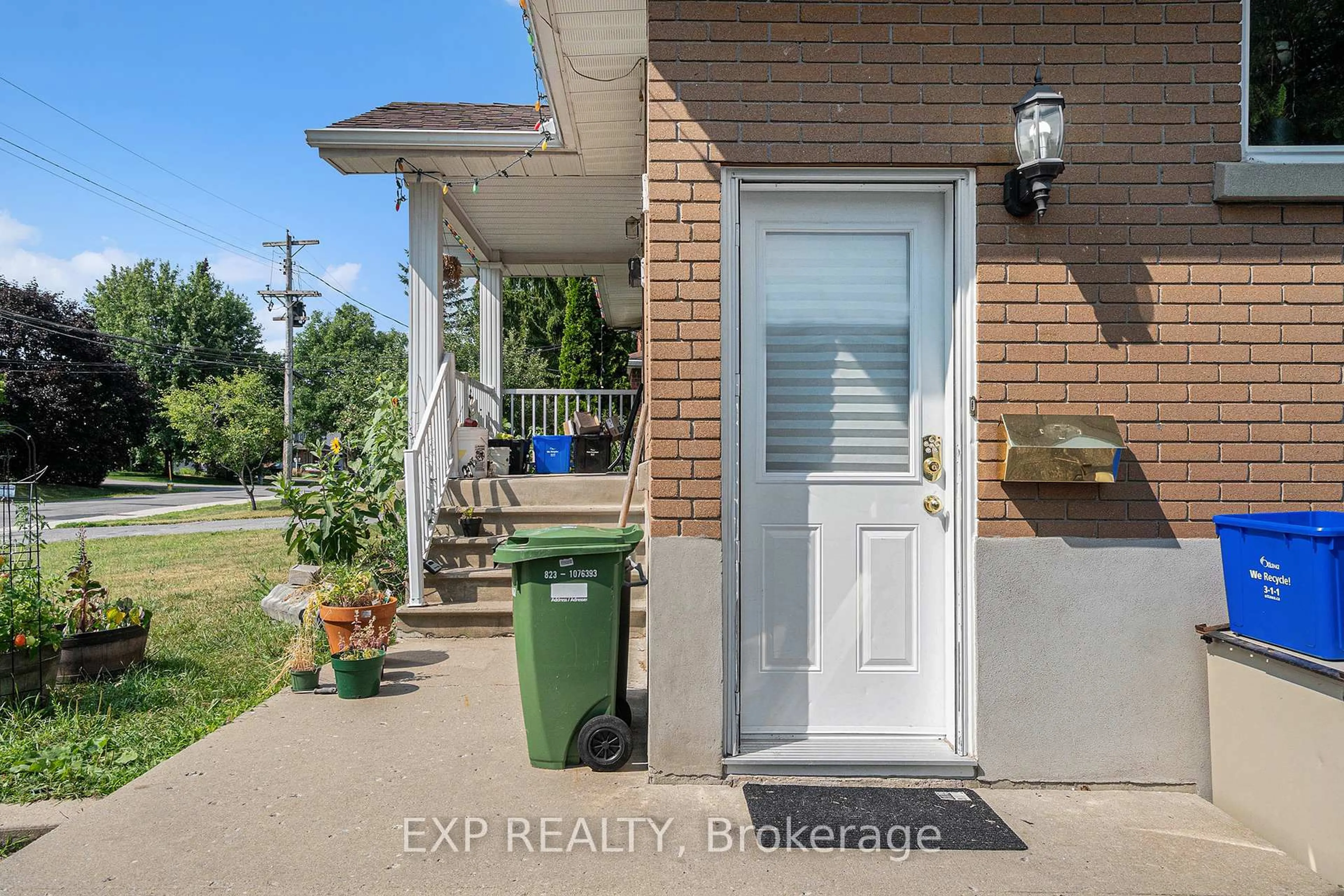 Unknown for 113 Ridgefield Cres, Ottawa Ontario K2H 6T4