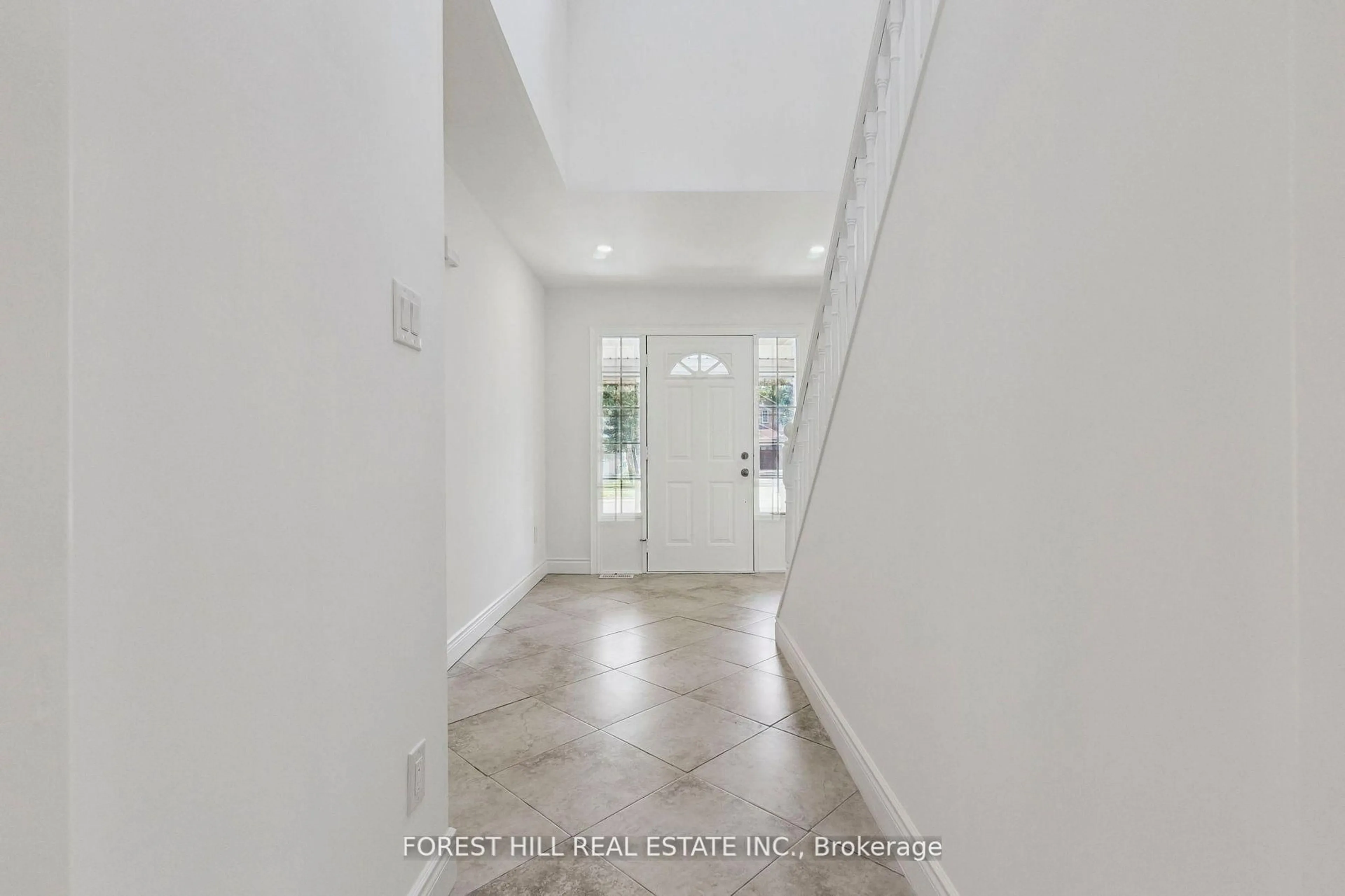 Indoor foyer for 683 Willow Rd, Guelph Ontario N1H 8K2