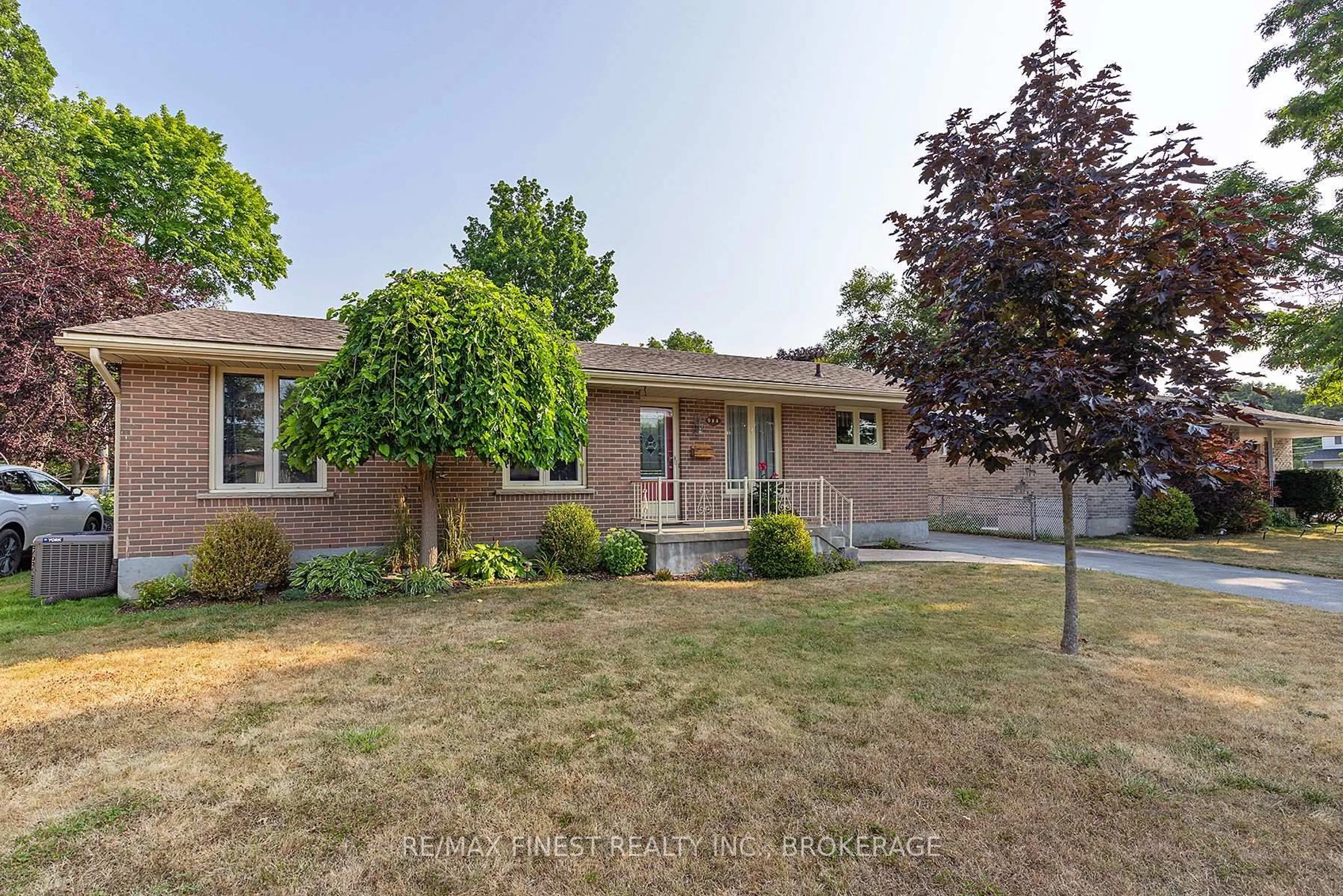 Home with brick exterior material, street for 984 Lincoln Dr, Kingston Ontario K7M 6N9