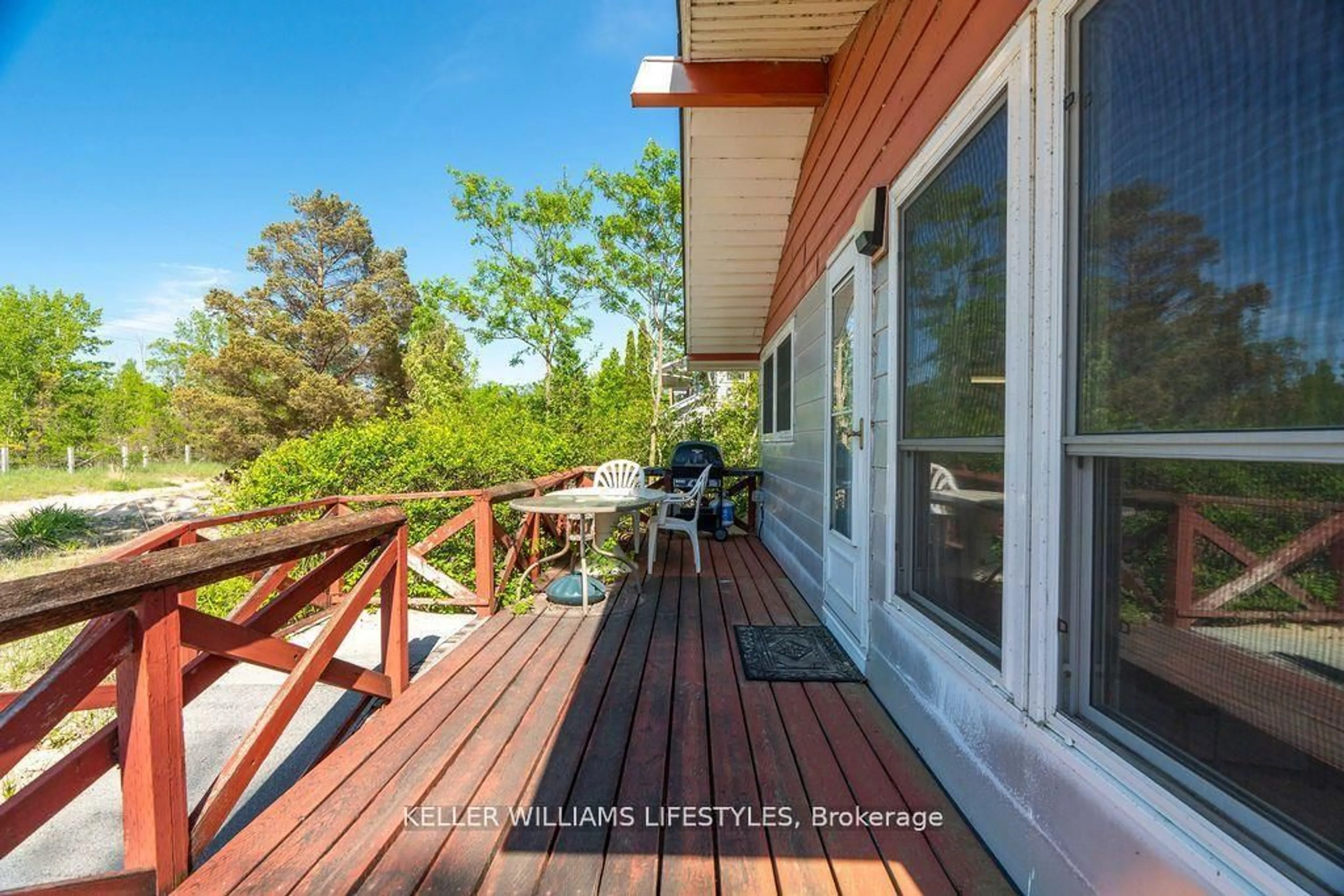 Patio, water/lake/river/ocean view for 7403 SANDERSON Rd, Lambton Shores Ontario N0M 2L0
