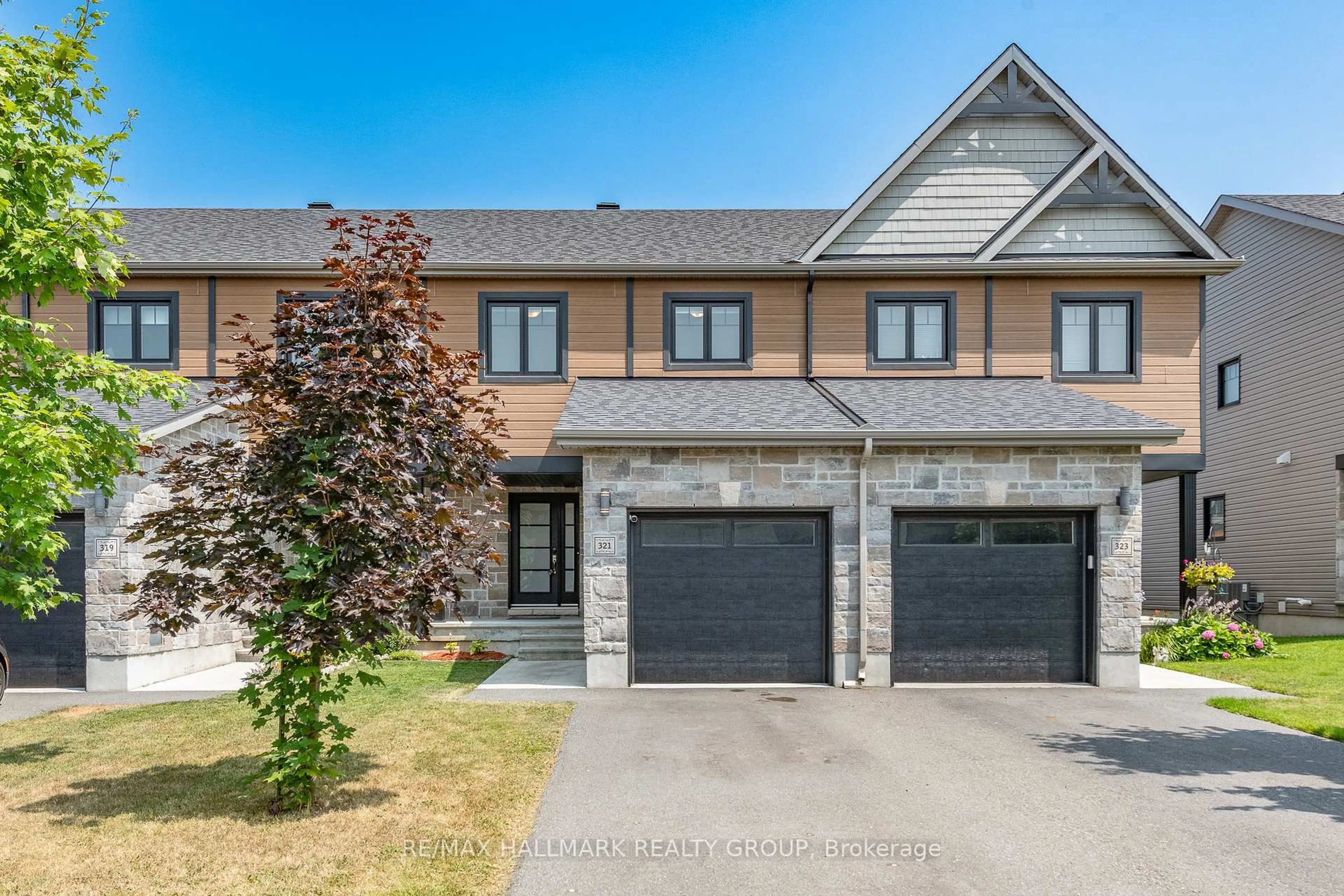 A pic from outside/outdoor area/front of a property/back of a property/a pic from drone, street for 321 Twilight Ave, Russell Ontario K4R 0E3