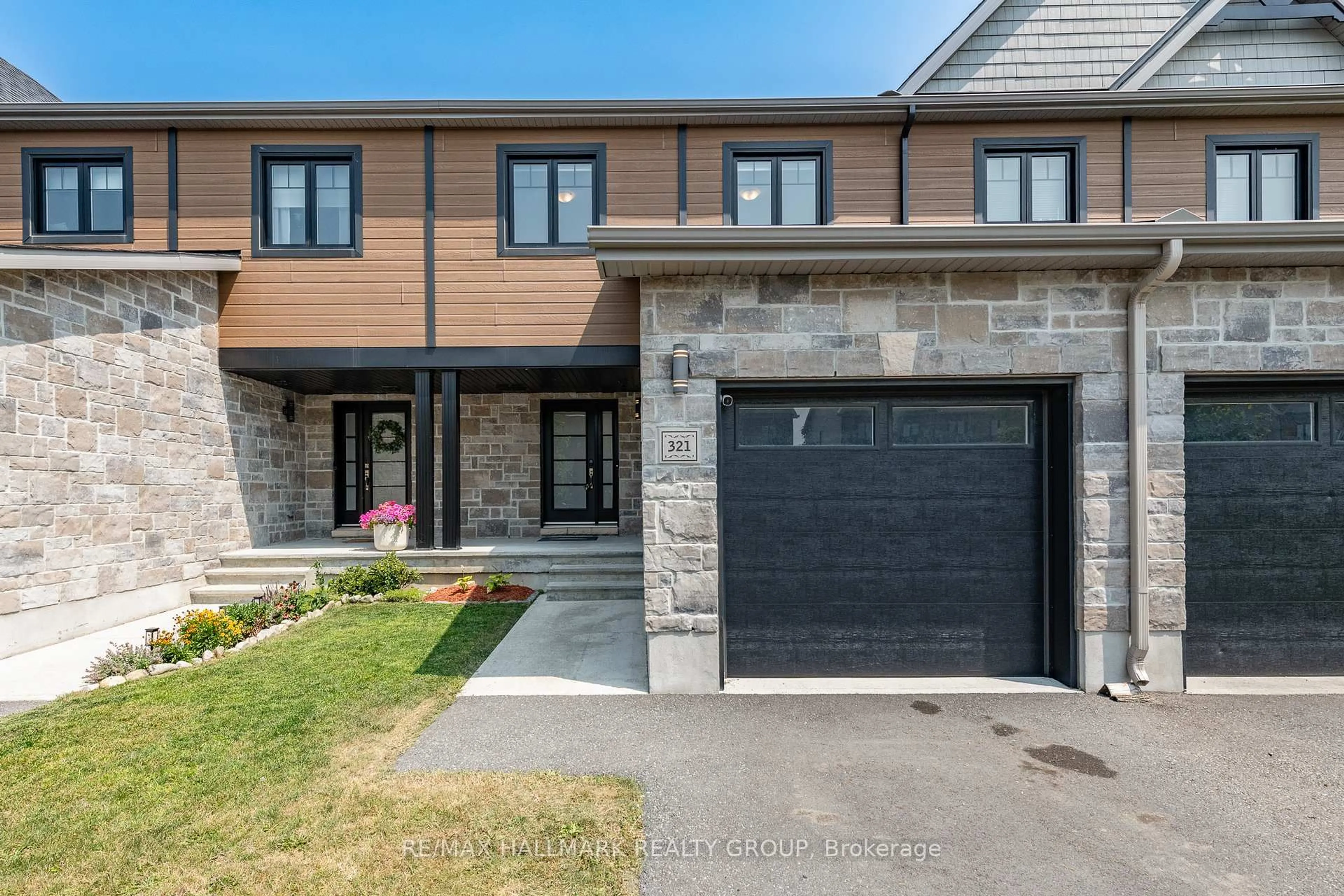 Home with brick exterior material, street for 321 Twilight Ave, Russell Ontario K4R 0E3