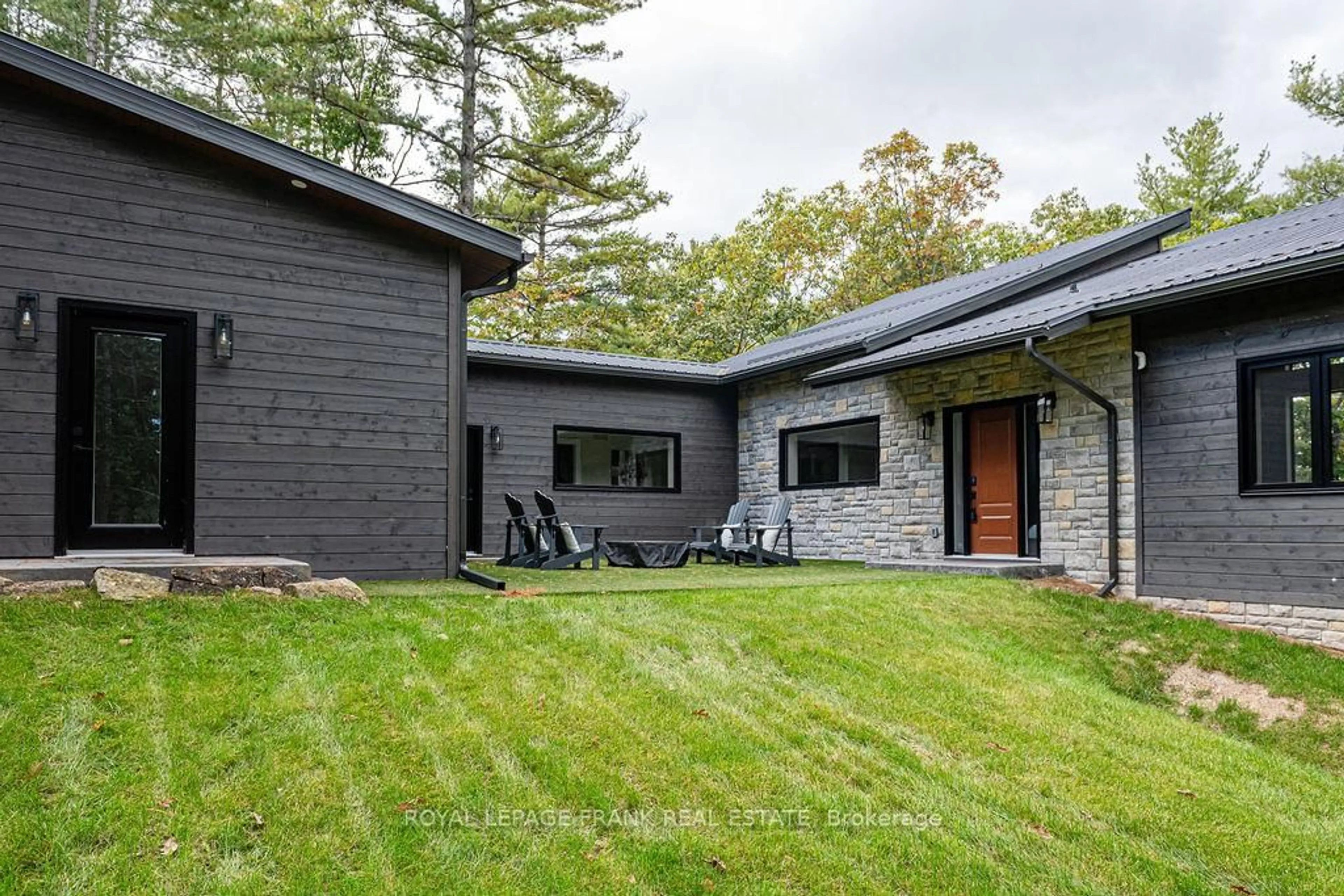 Home with brick exterior material, unknown for 735 Fire Route 93, Havelock-Belmont-Methuen Ontario K0L 2H0
