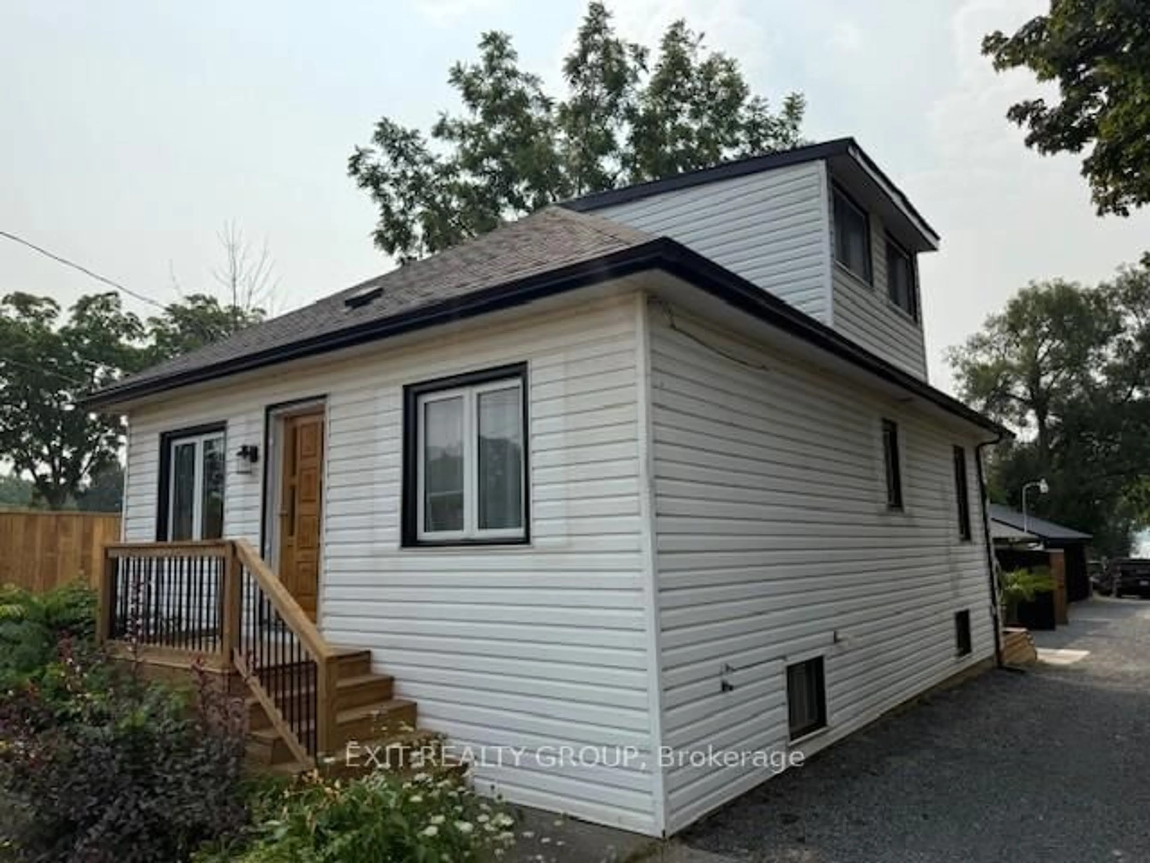 Home with vinyl exterior material, building for 550 Old Highway 2, Quinte West Ontario K8V 5P5