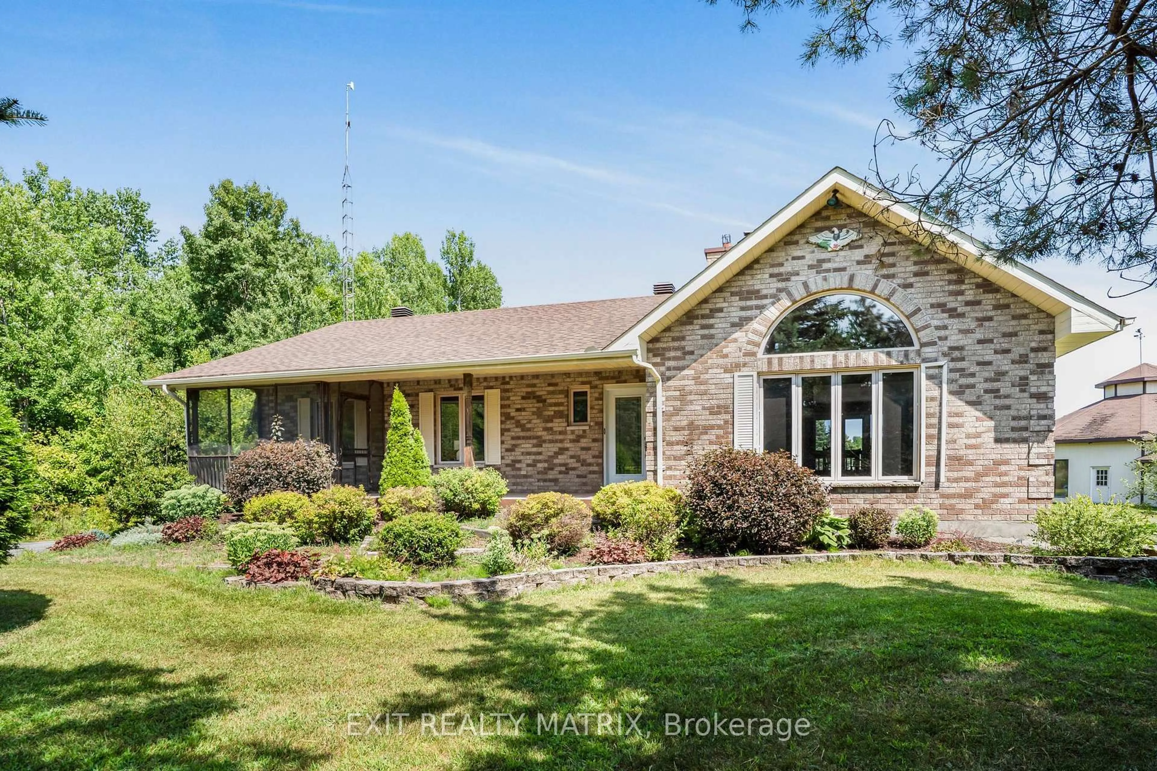 Home with brick exterior material, water/lake/river/ocean view for 3245 Pattee Rd, East Hawkesbury Ontario K6A 2R2
